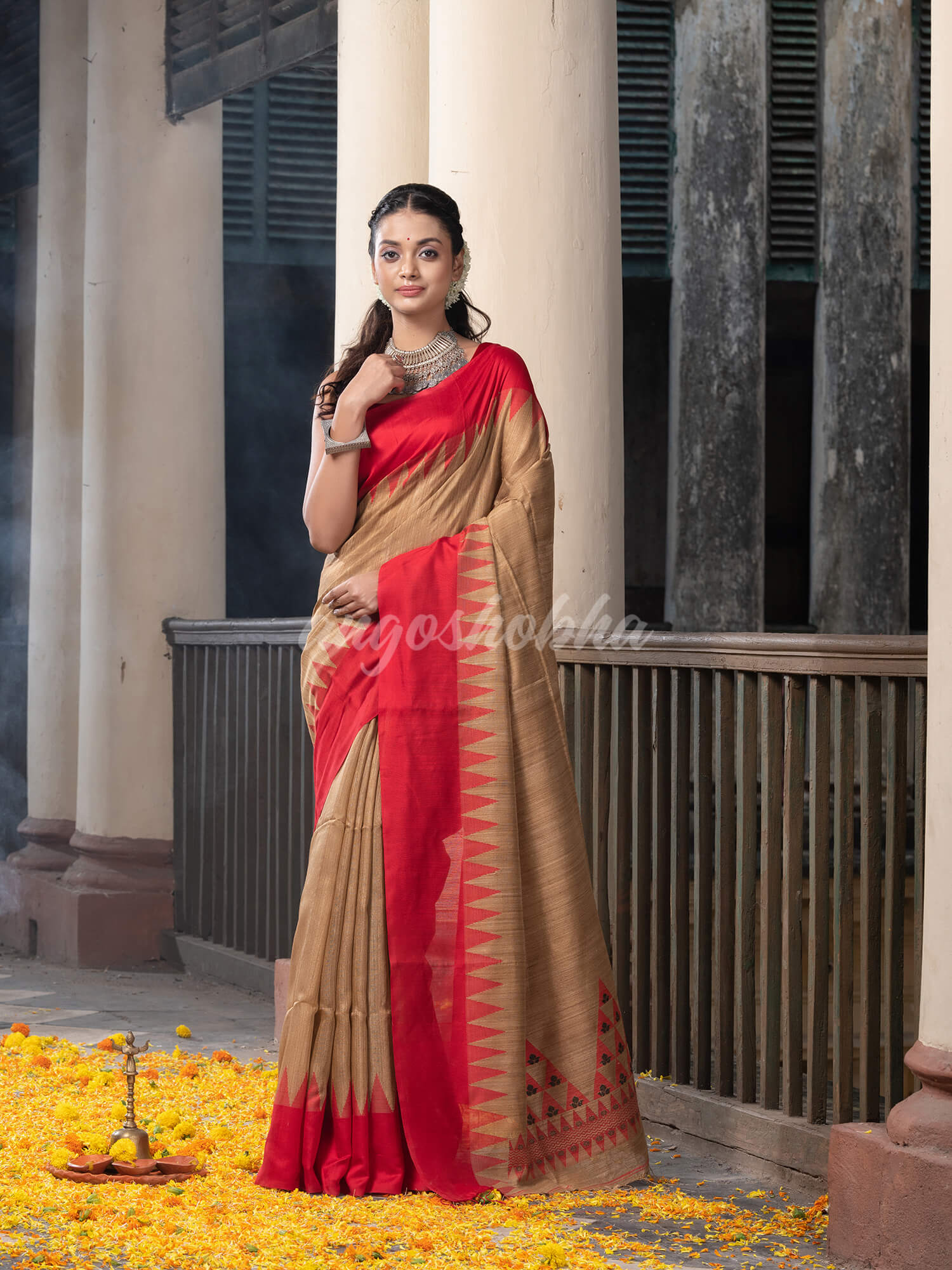 Muga Silk Matka Solid Body Red Temple Border Jacquard Jamdani Saree