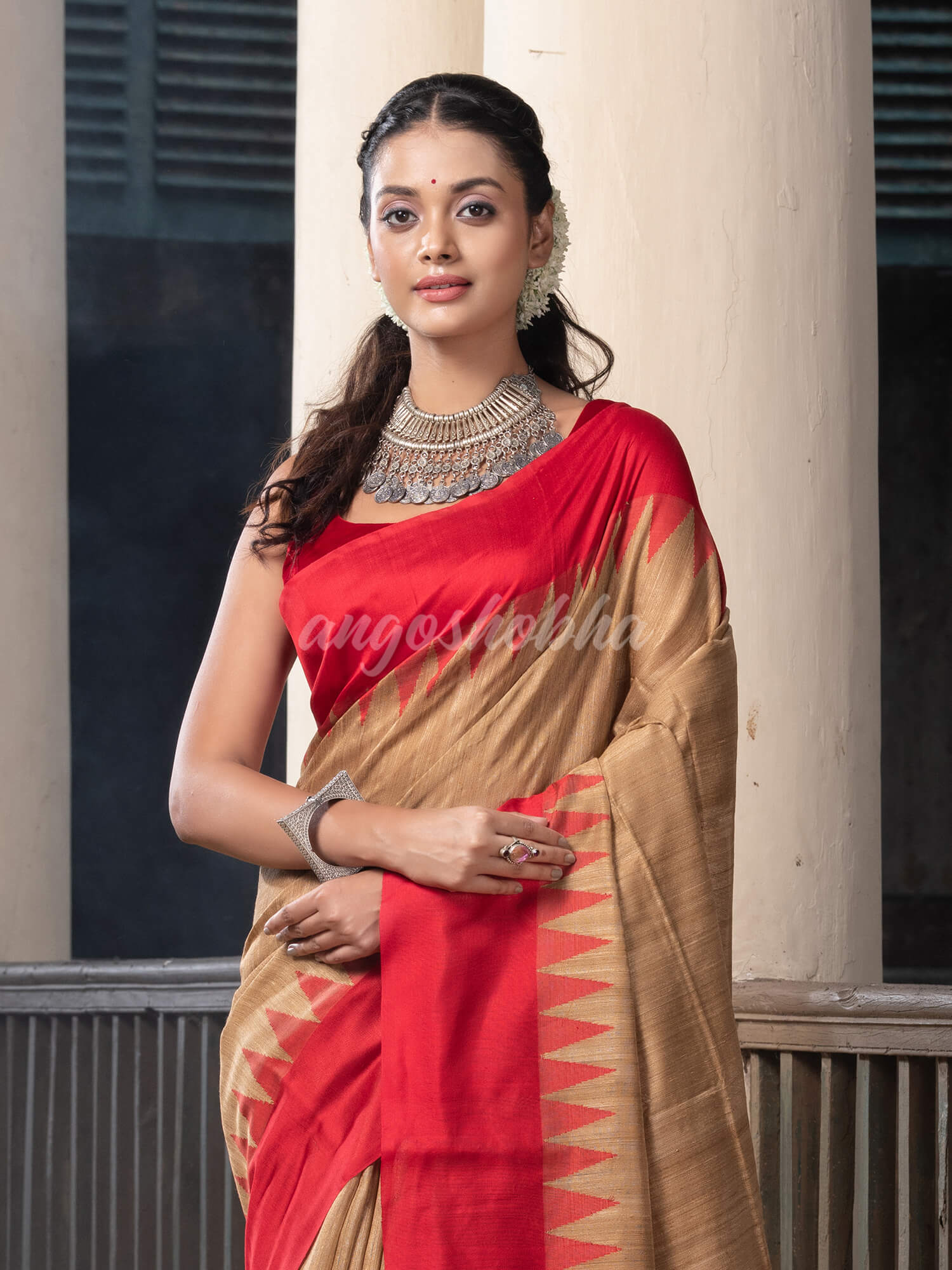 Muga Silk Matka Solid Body Red Temple Border Jacquard Jamdani Saree