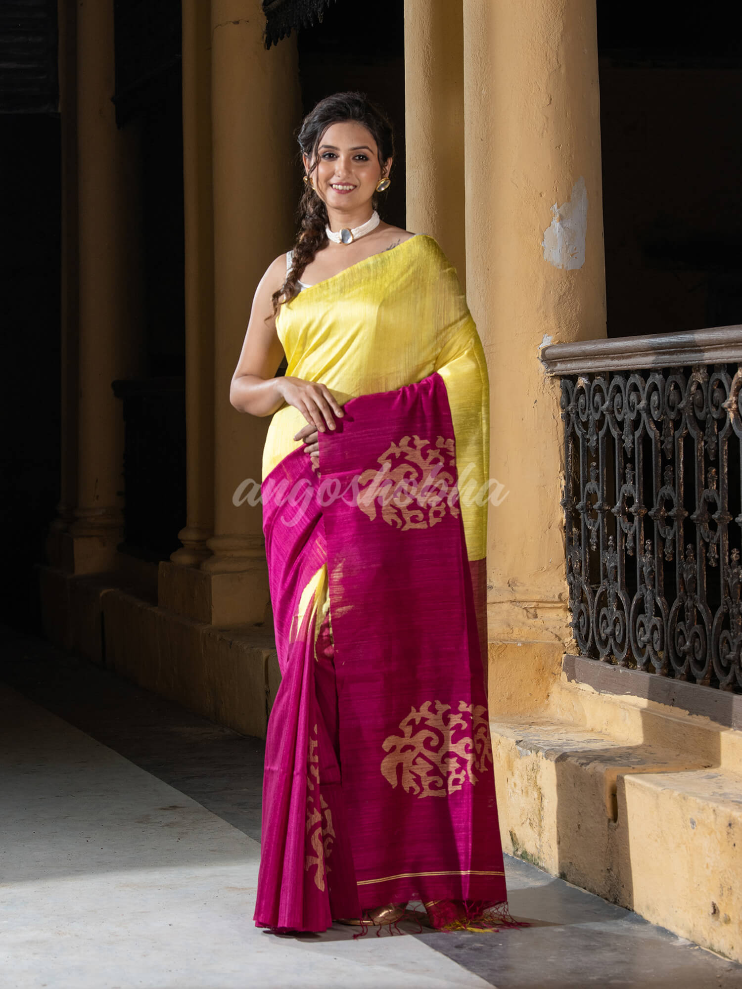 Yellow & Magenta Silk Matka Solid Body Handwoven Jamdani Saree