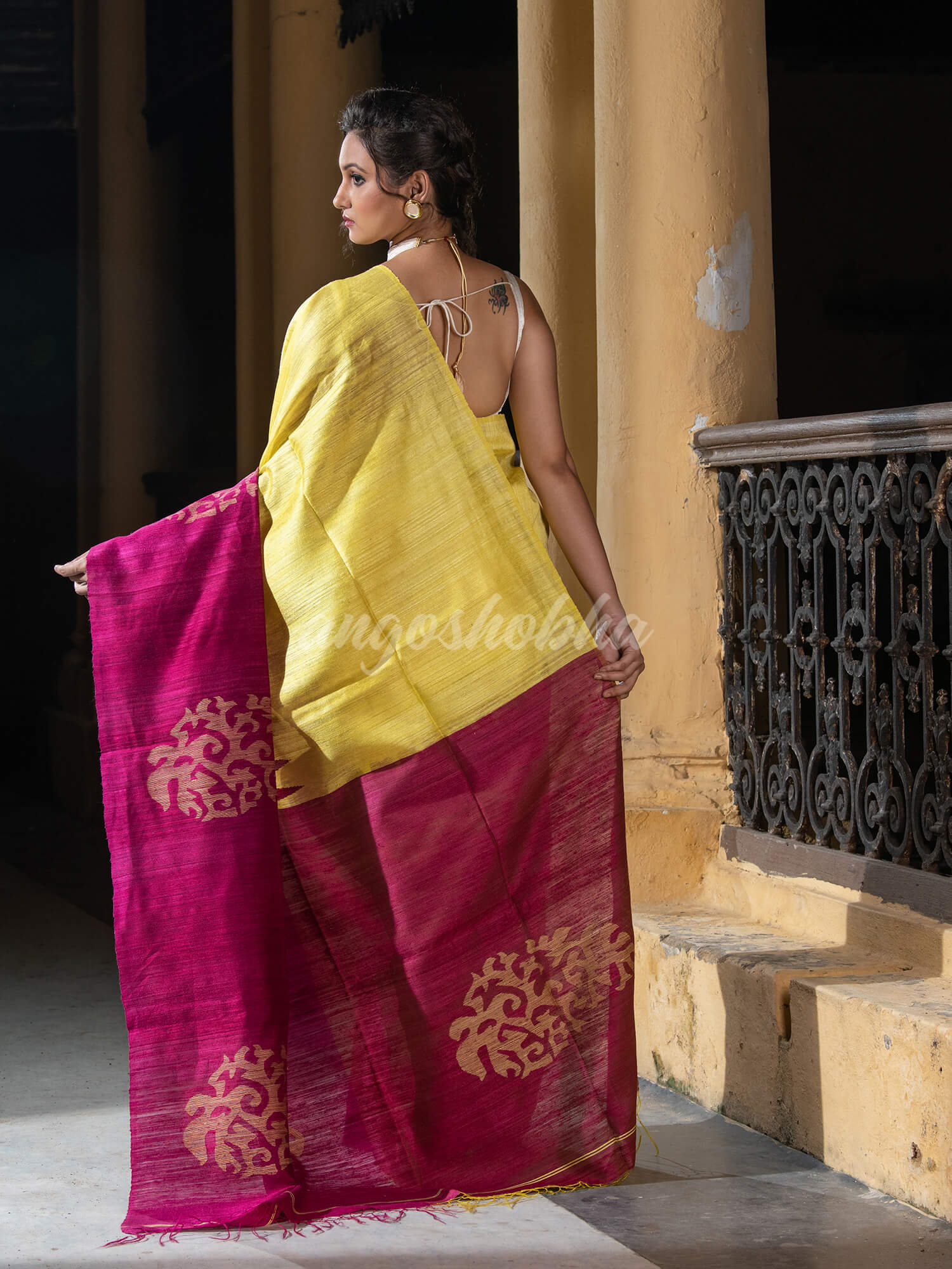 Yellow & Magenta Silk Matka Solid Body Handwoven Jamdani Saree