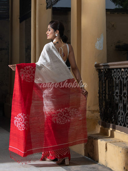 White & Red Silk Matka Solid Body Handwoven Jamdani Saree