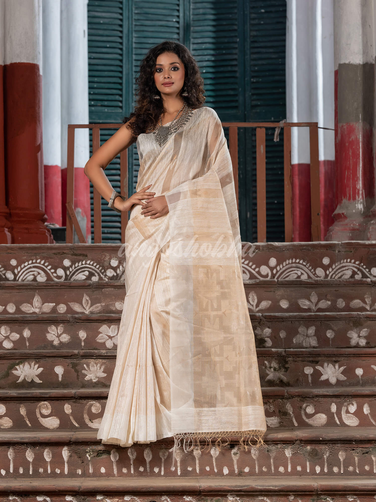 Off White Silk Matka Handwoven Jamdani Saree