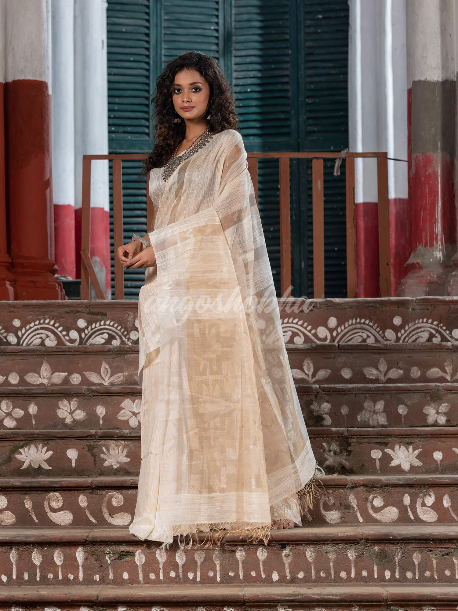 Off White Silk Matka Handwoven Jamdani Saree