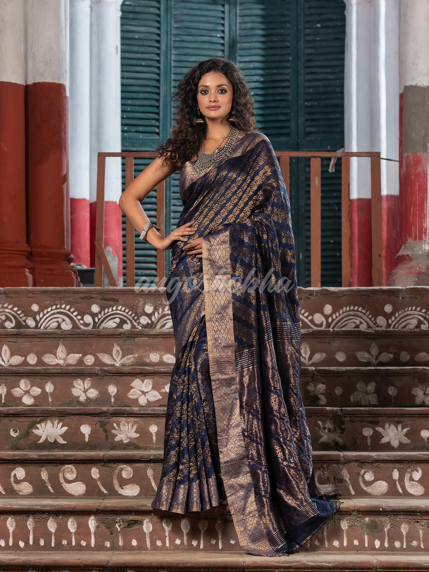 Navy Blue Silk Matka Handwoven Jamdani Saree