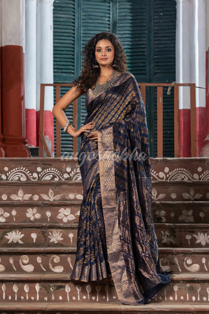 Navy Blue Silk Matka Handwoven Jamdani Saree