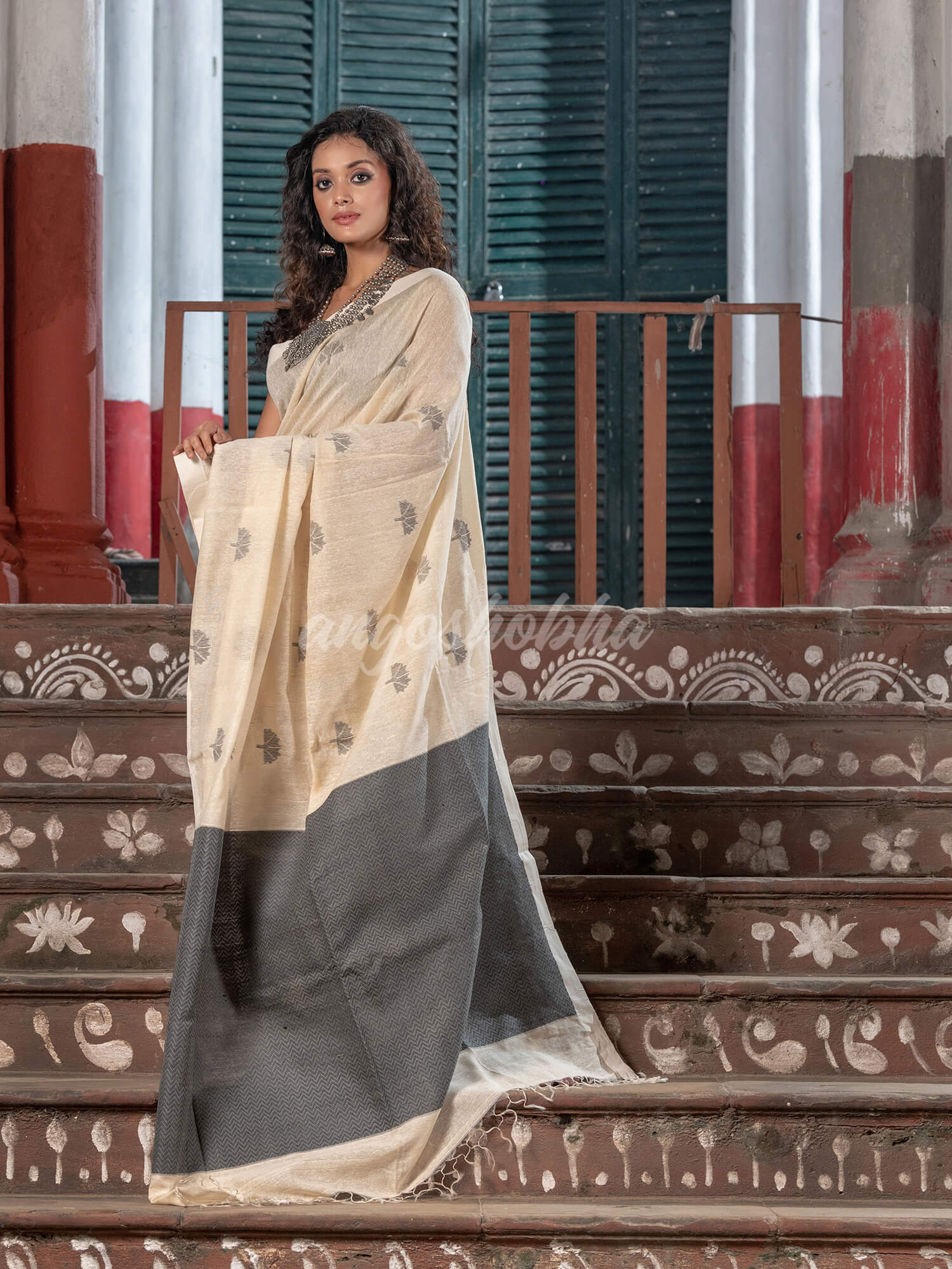 White Silk Noyal All Body Buti With Black Pallu Jamdani Saree