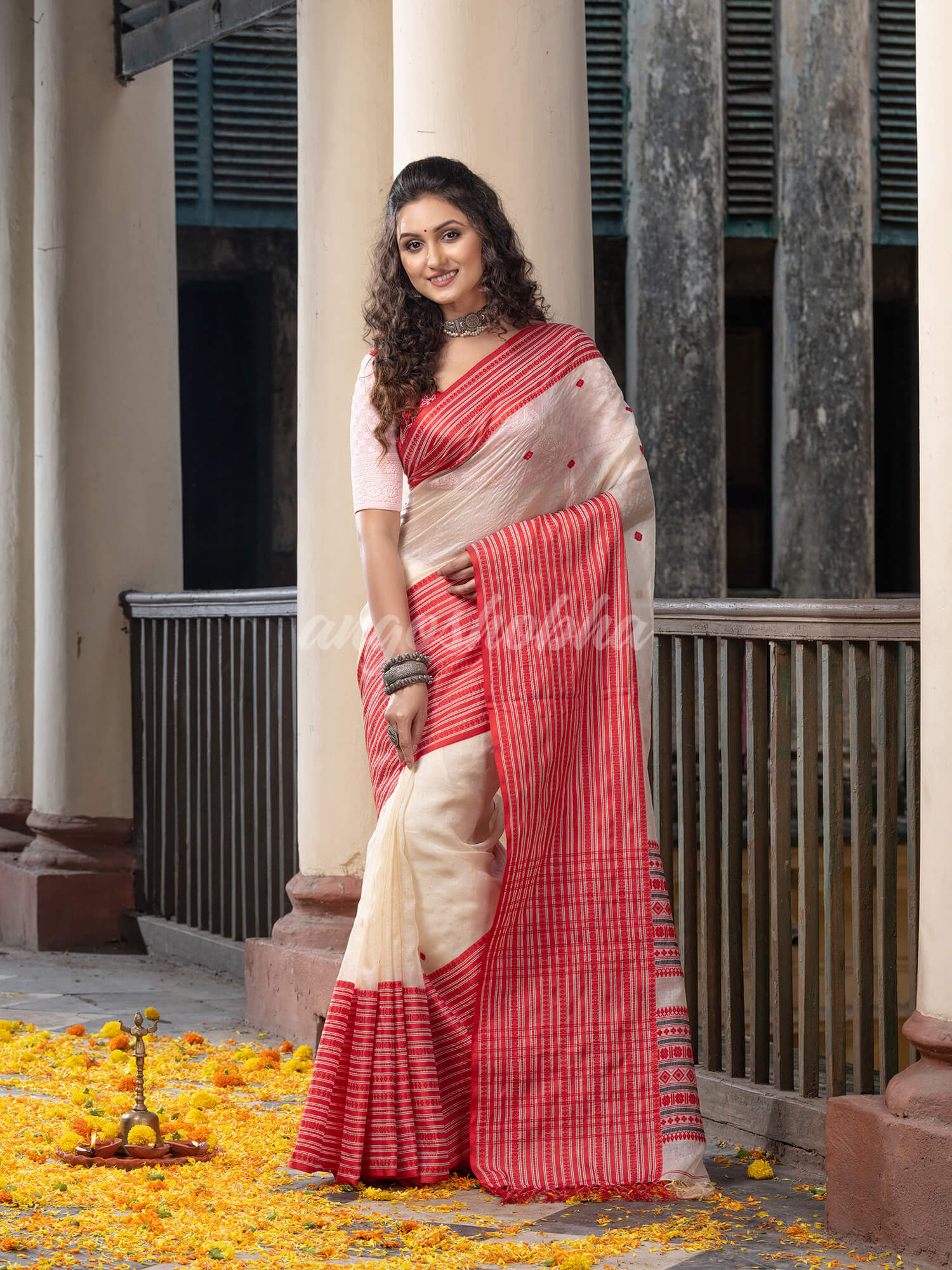White Tussar Silk Red Mahapar Jacquard Saree