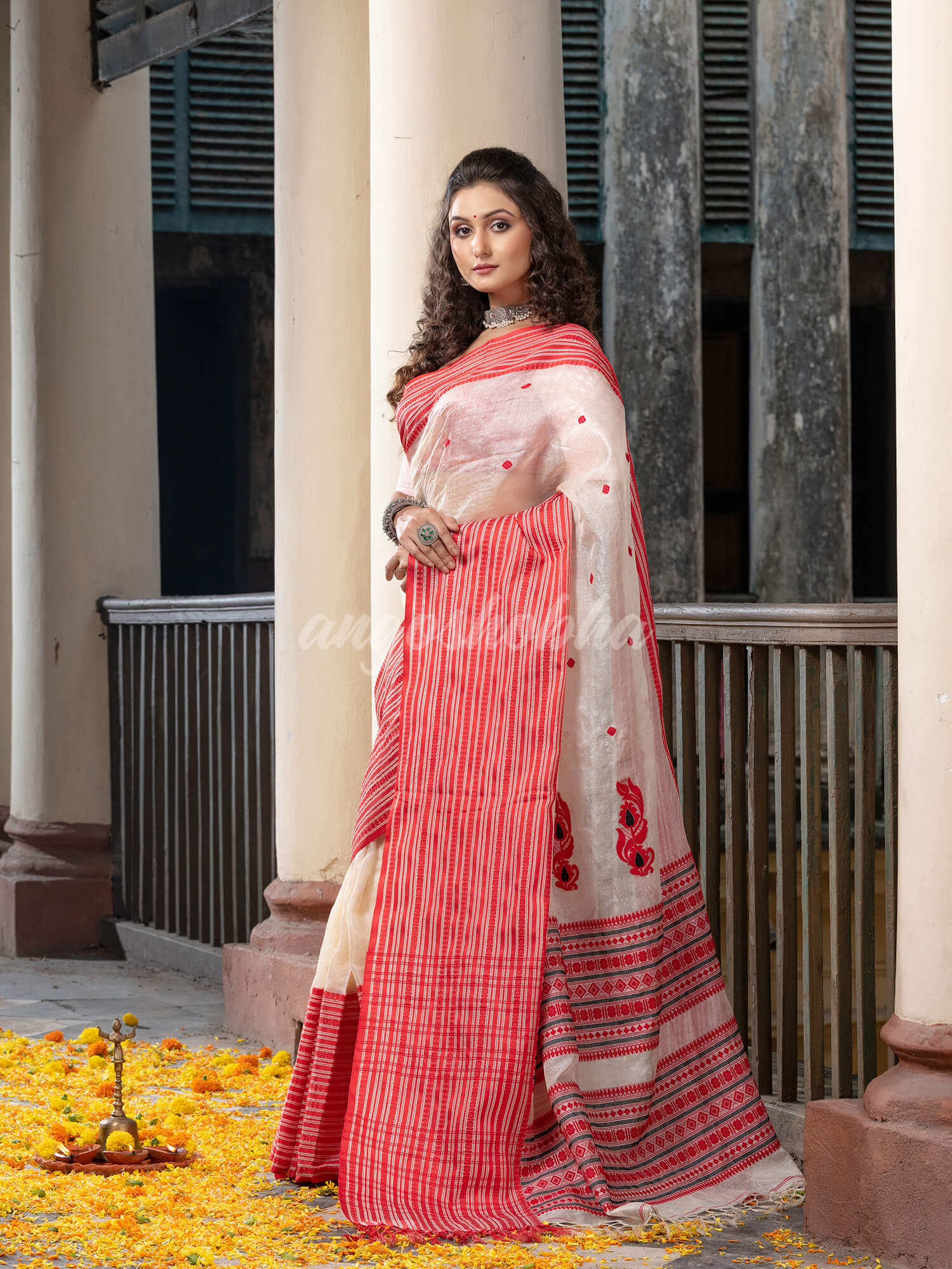 White Tussar Silk Red Mahapar Jacquard Saree