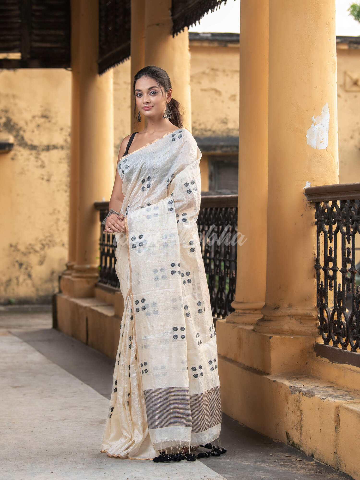 White Tussar Silk All Body Black Handwoven Buti Jamdani Saree