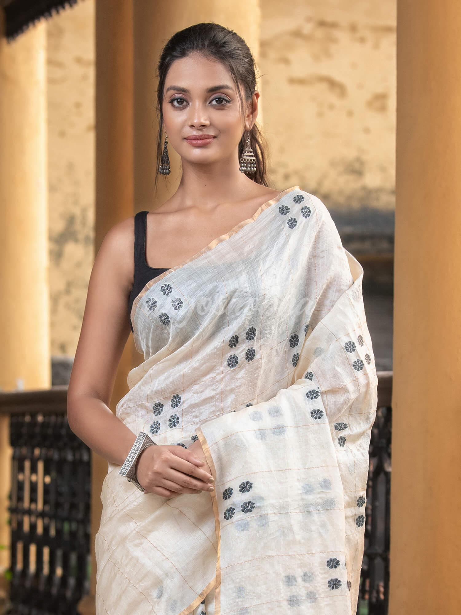 White Tussar Silk All Body Black Handwoven Buti Jamdani Saree