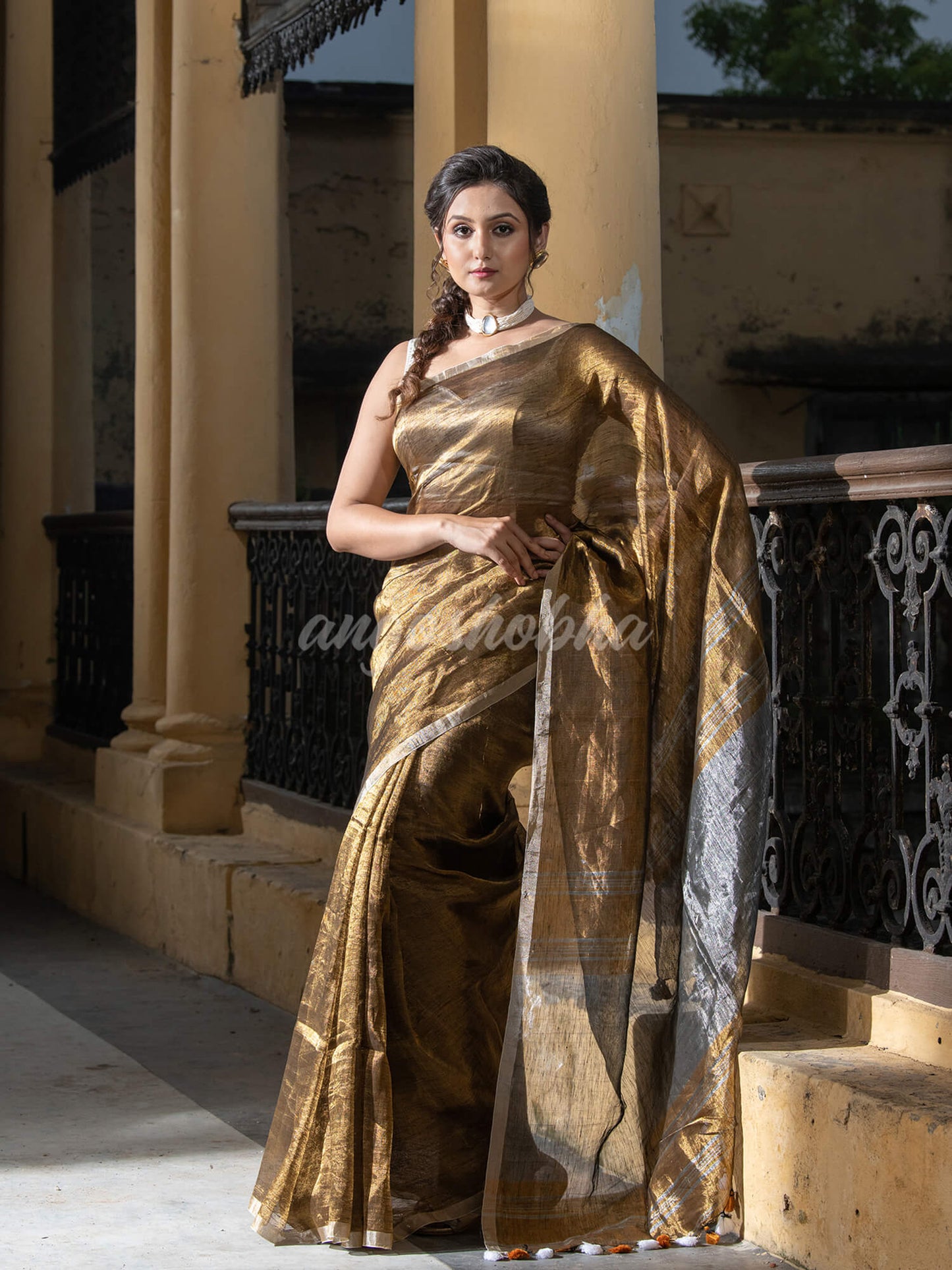 Gold Tissue Silver Zari Pallu Handwoven Saree