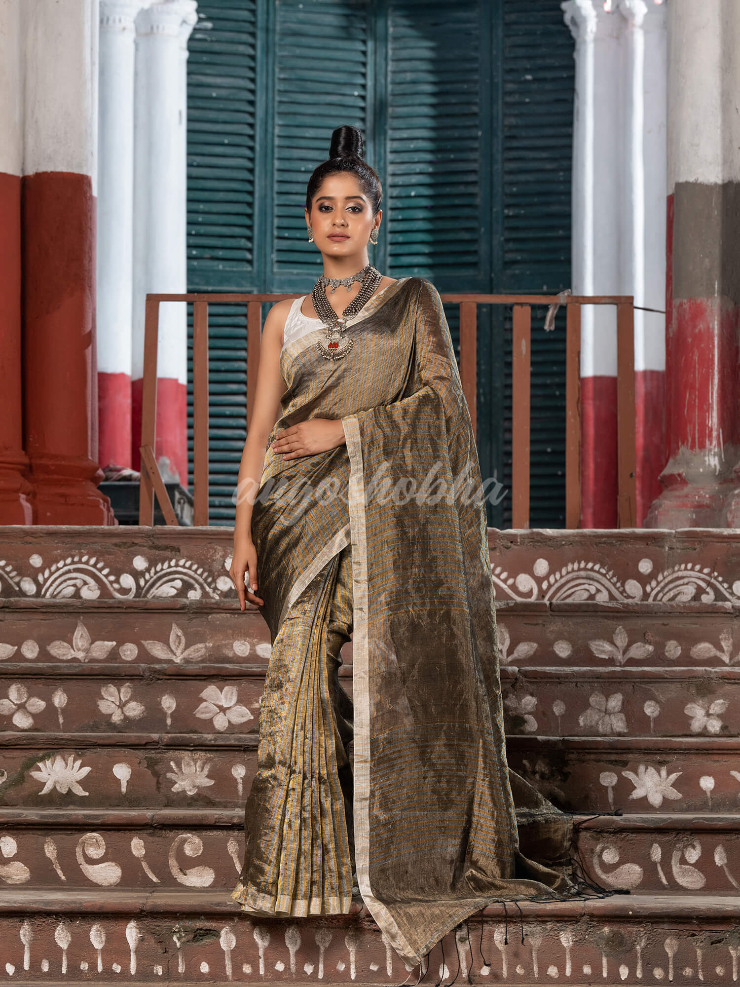 Silver & Gold All Body Check Tissue Linen Handloom Saree