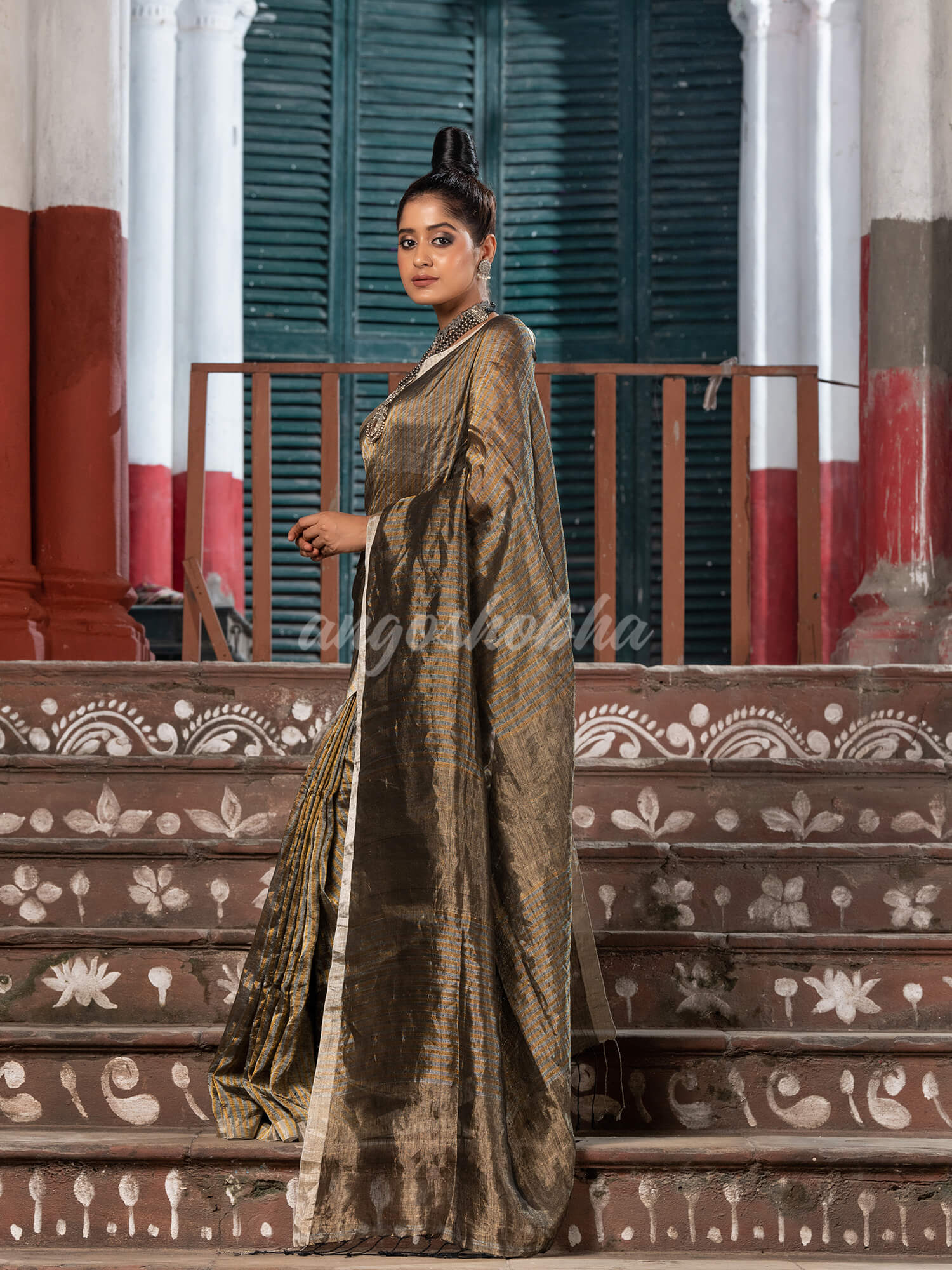 Silver & Gold All Body Check Tissue Linen Handloom Saree