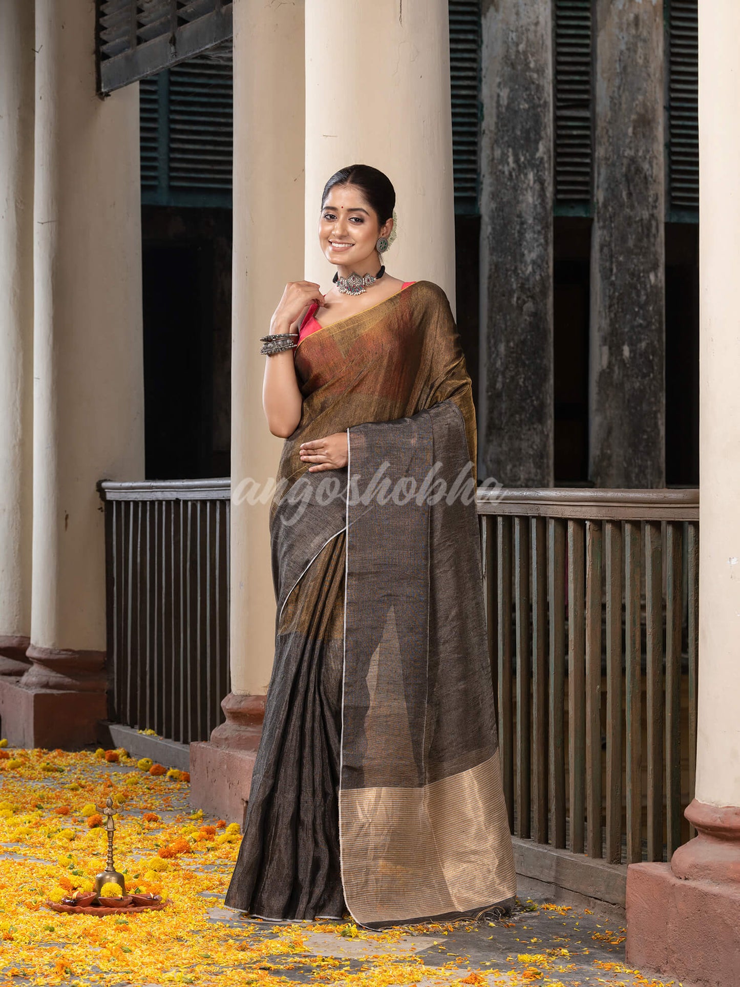 Silver & Gold Tissue Linen Multi Colour Pallu Handwoven Saree