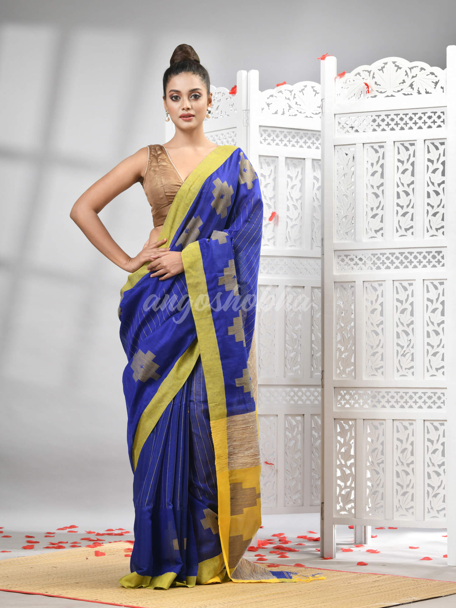 Blue Cotton Blend All Body Motive With Yellow Pallu Handloom Saree