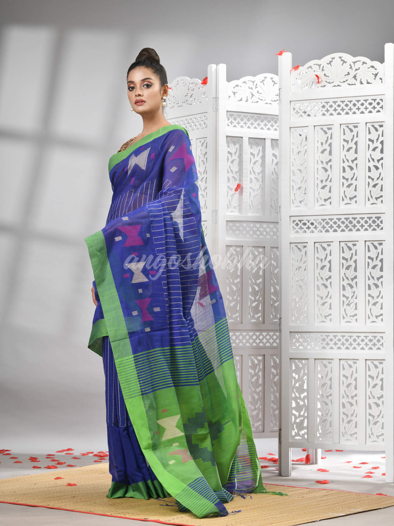 Blue Cotton Blend All Body Motive With Green Pallu Handloom Saree