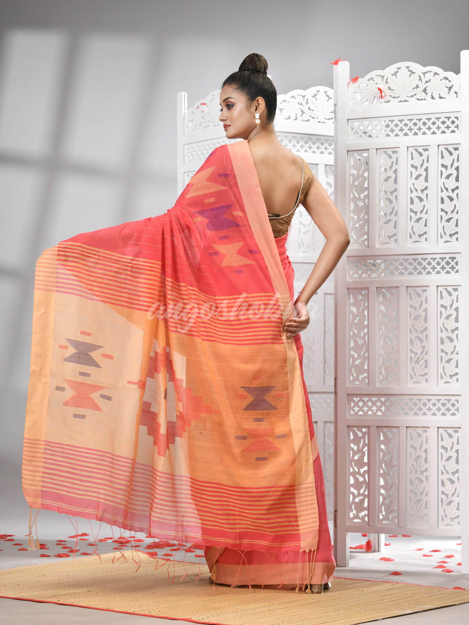 Peach Cotton Blend All Body Motive With Beige Pallu Handloom Saree