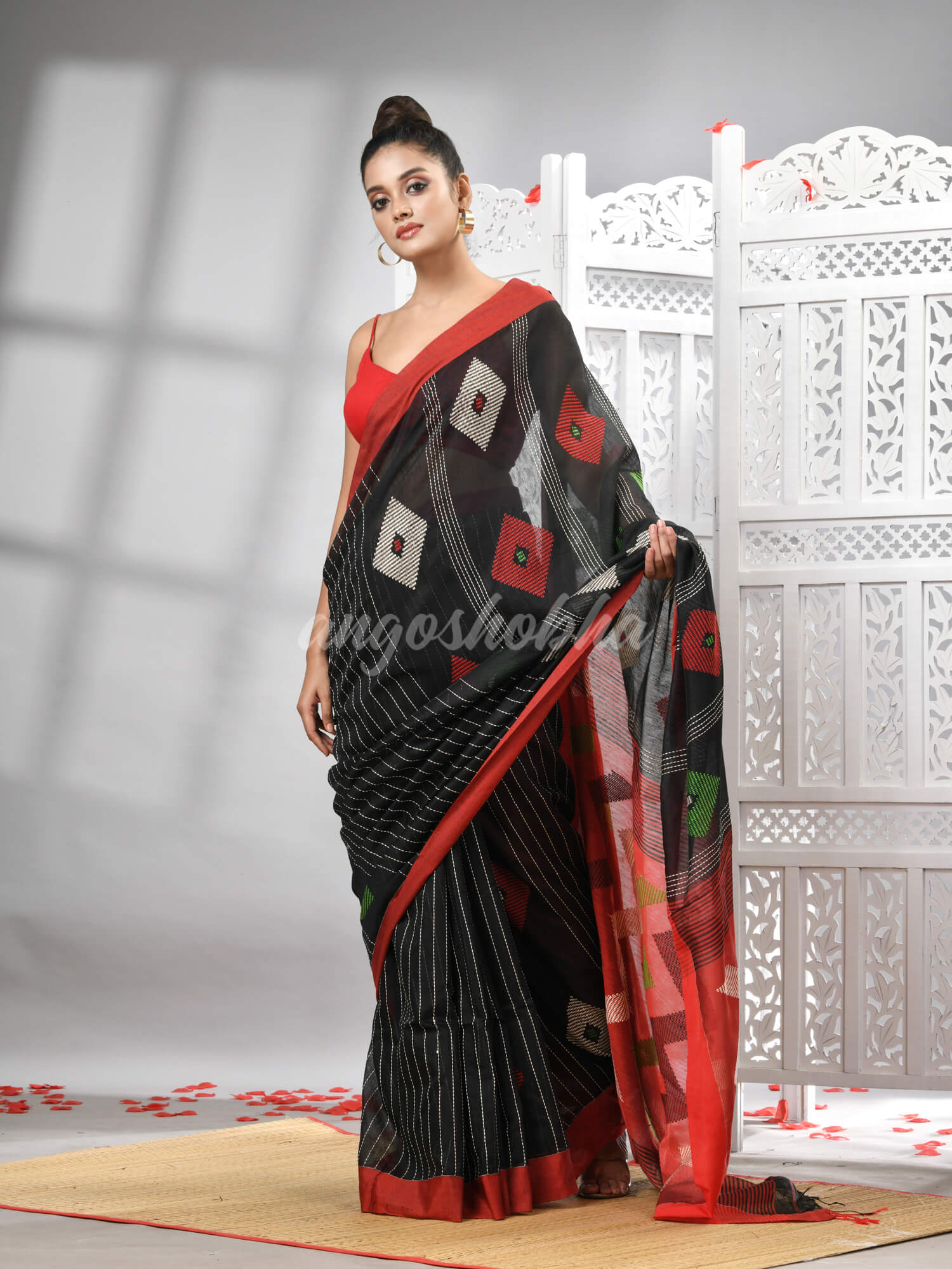 Black Cotton Blend All Body Motive With Red Pallu Handloom Saree