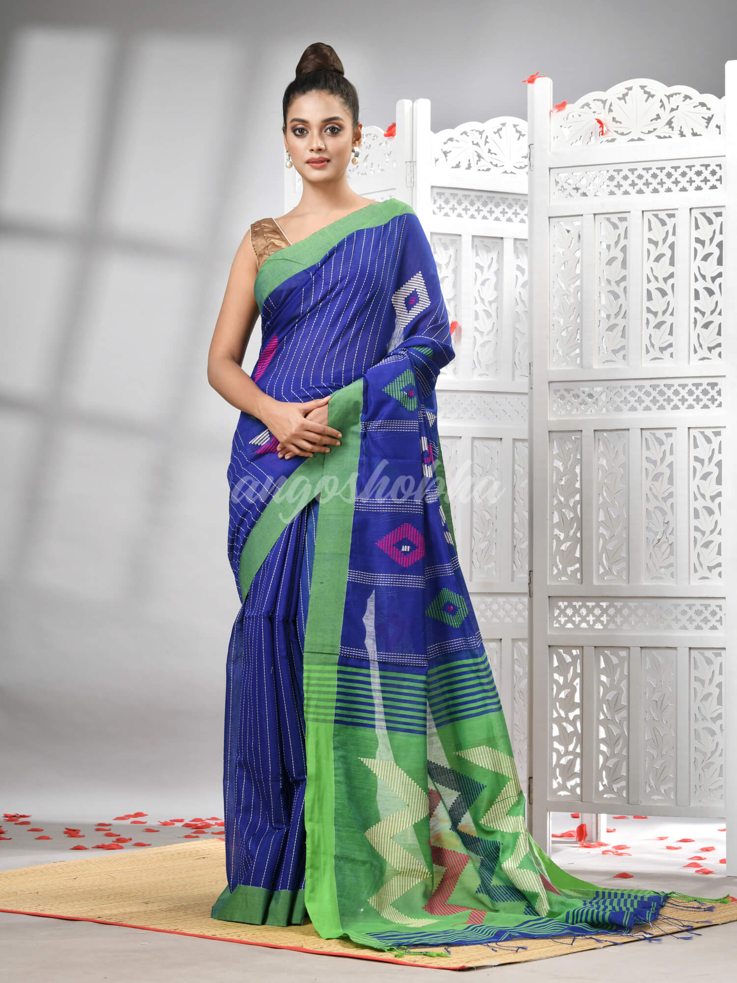 Blue Cotton Blend All Body Motive With Green Pallu Handloom Saree