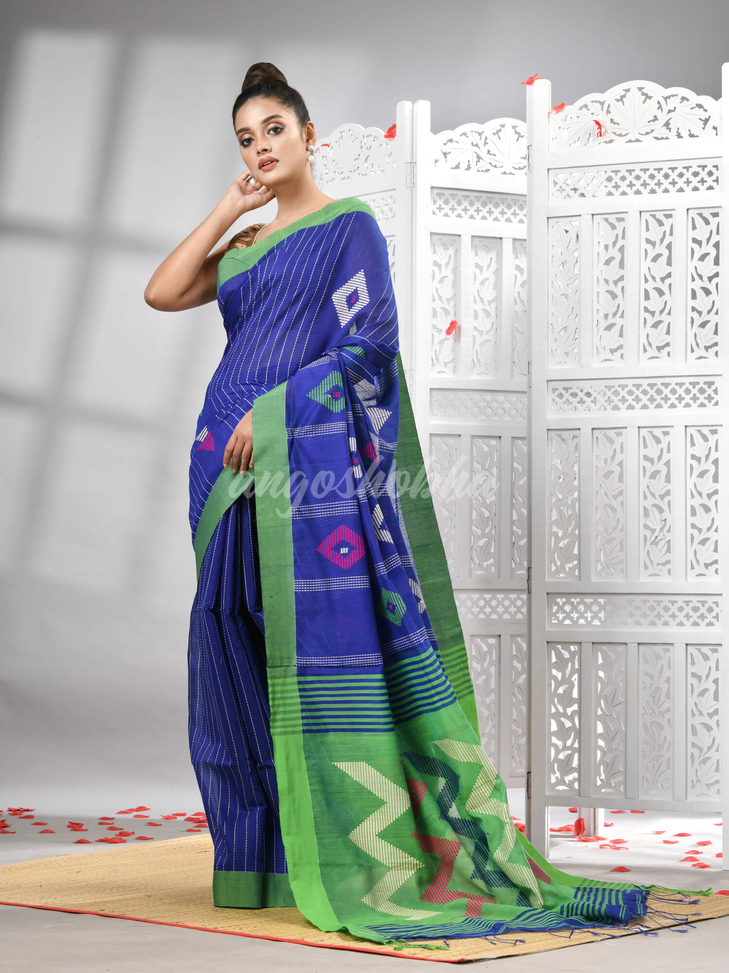 Blue Cotton Blend All Body Motive With Green Pallu Handloom Saree
