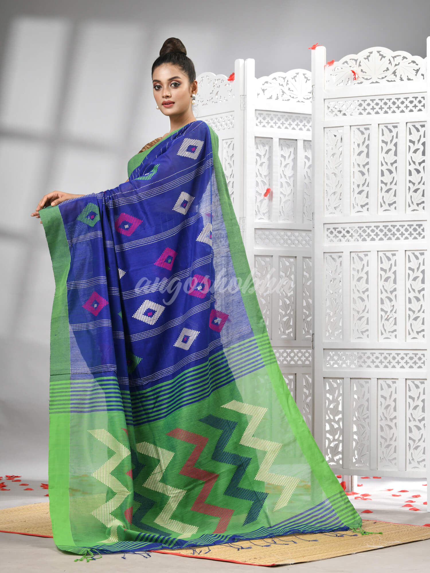 Blue Cotton Blend All Body Motive With Green Pallu Handloom Saree