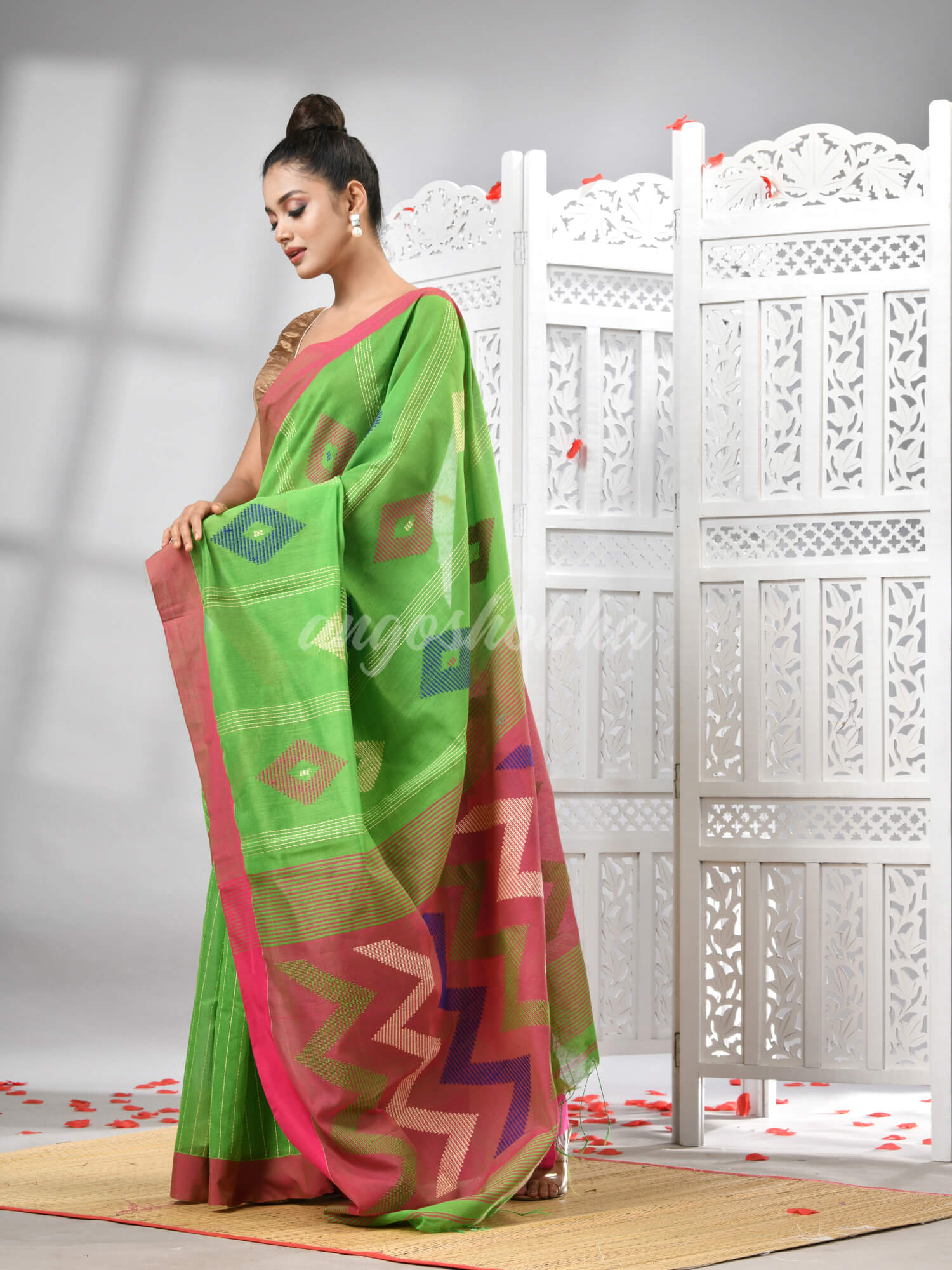 Green Cotton Blend All Body Motive With Rani Pallu Handloom Saree
