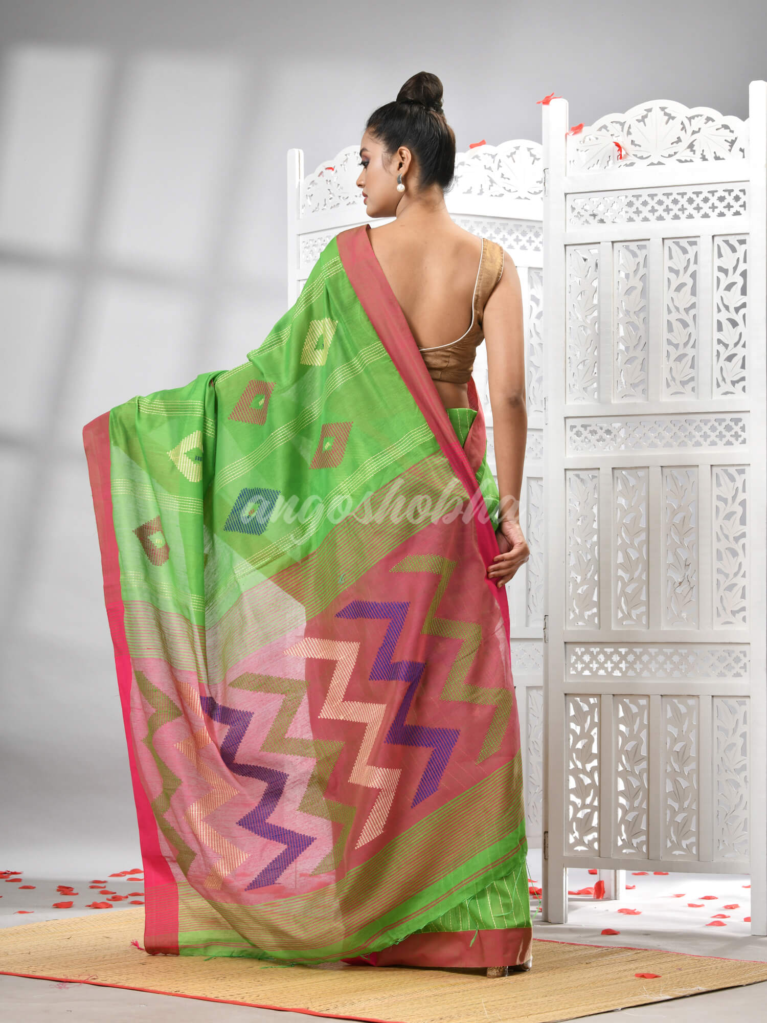 Green Cotton Blend All Body Motive With Rani Pallu Handloom Saree
