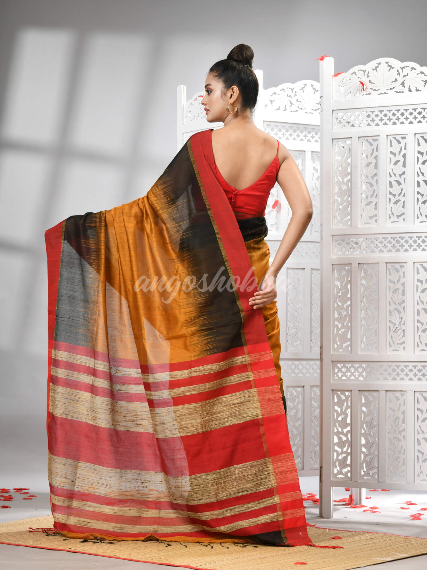 Mustard Cotton Blend Solid Body With Ghicha Pallu Handloom Saree
