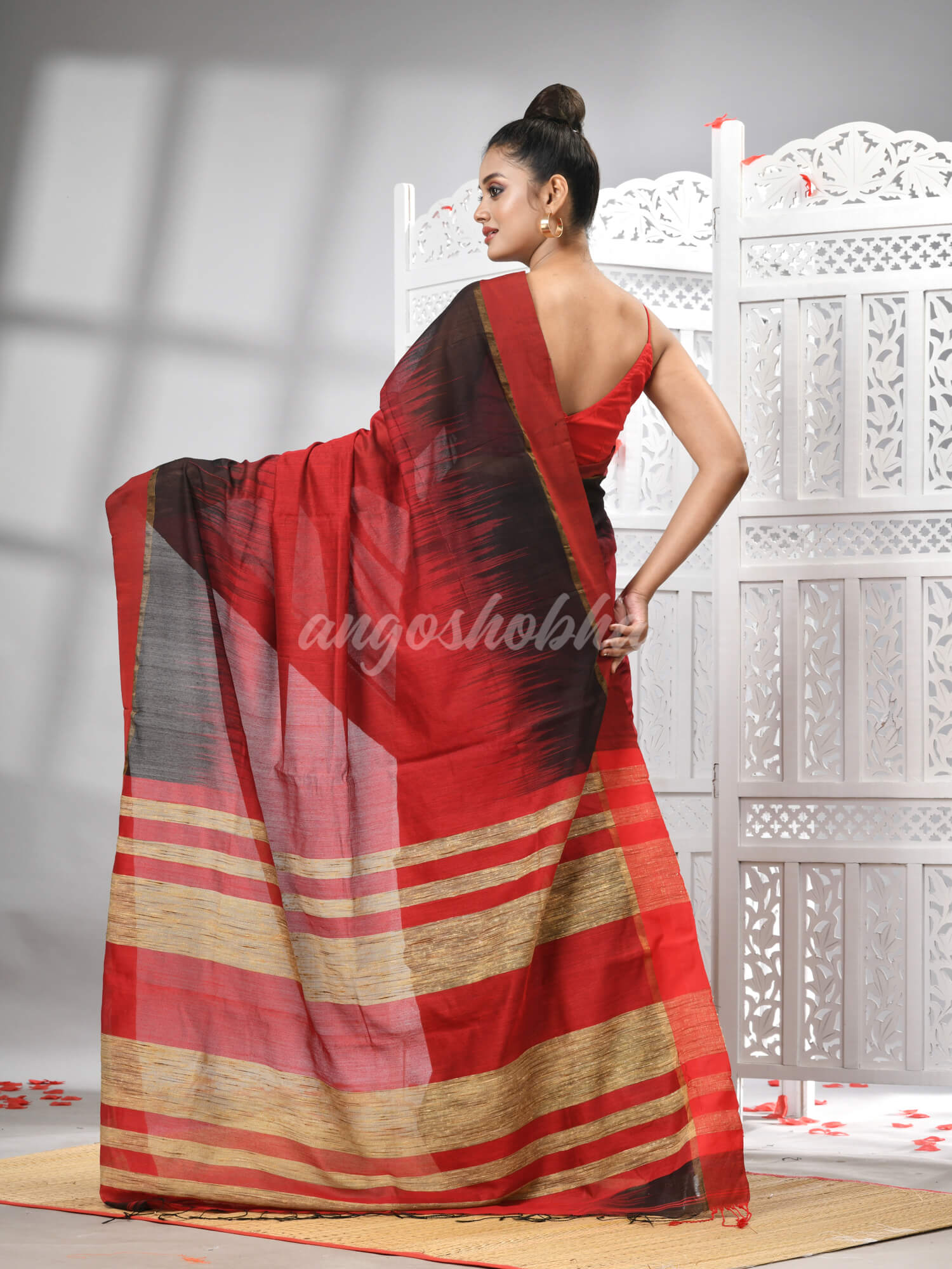 Maroon Cotton Blend Solid Body With Ghicha Pallu Handloom Saree