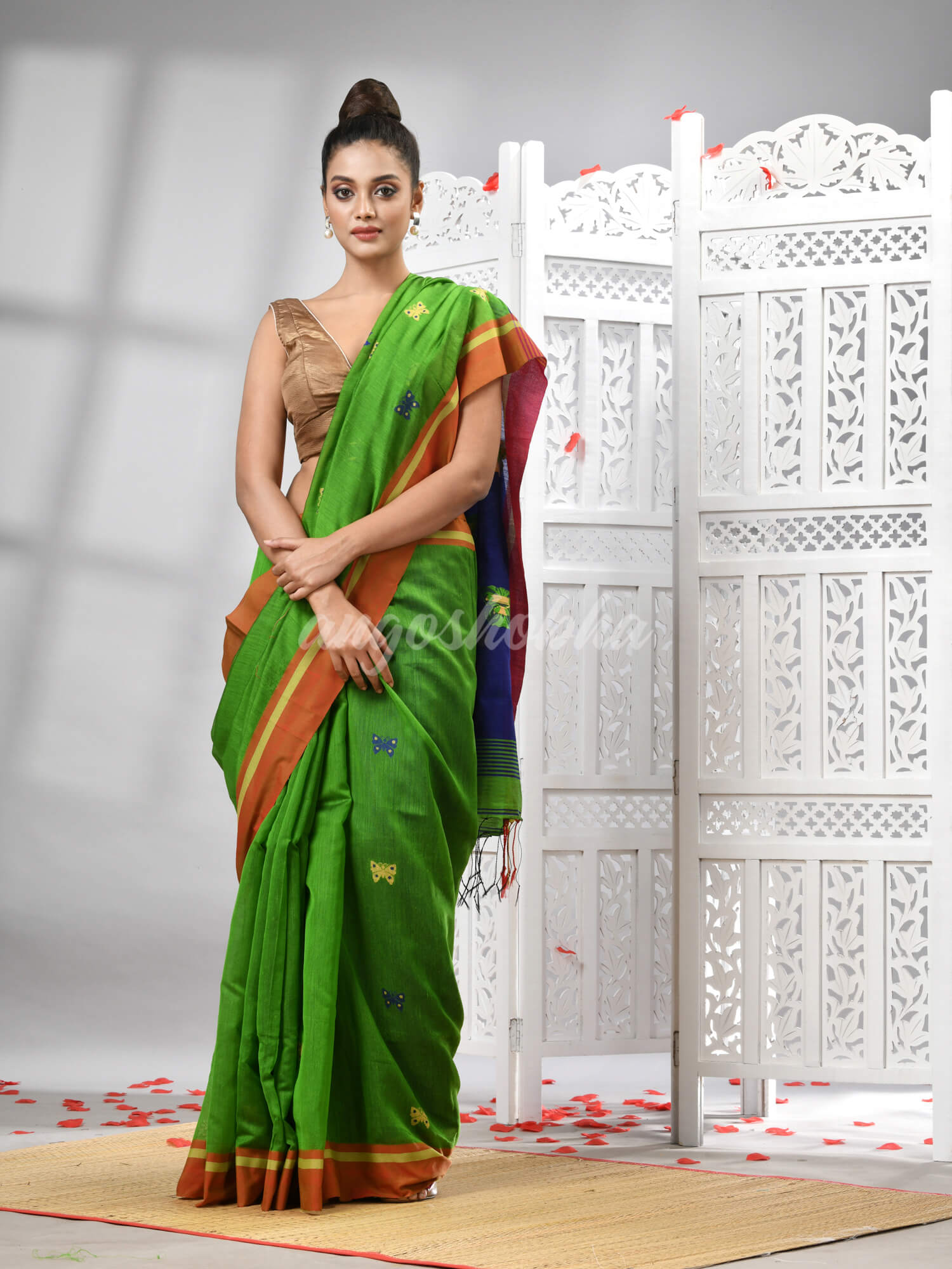 Green Cotton Blend All Body Motive With Blue Pallu Handloom Saree
