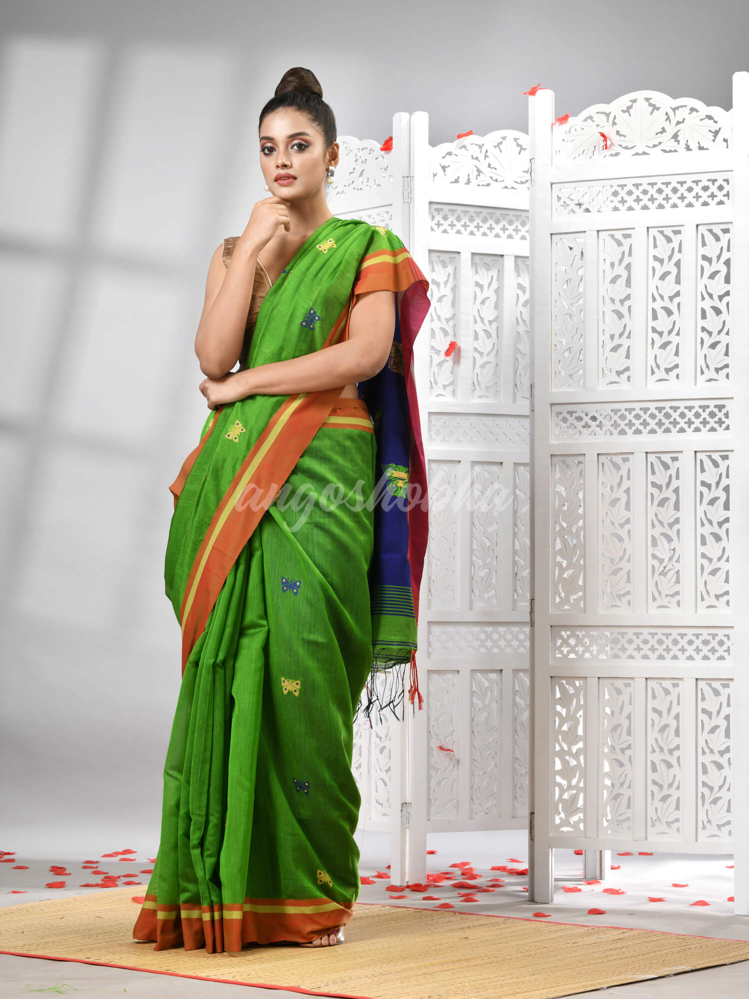Green Cotton Blend All Body Motive With Blue Pallu Handloom Saree