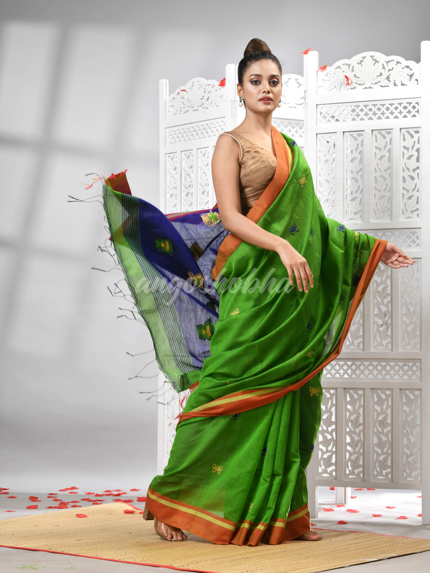Green Cotton Blend All Body Motive With Blue Pallu Handloom Saree