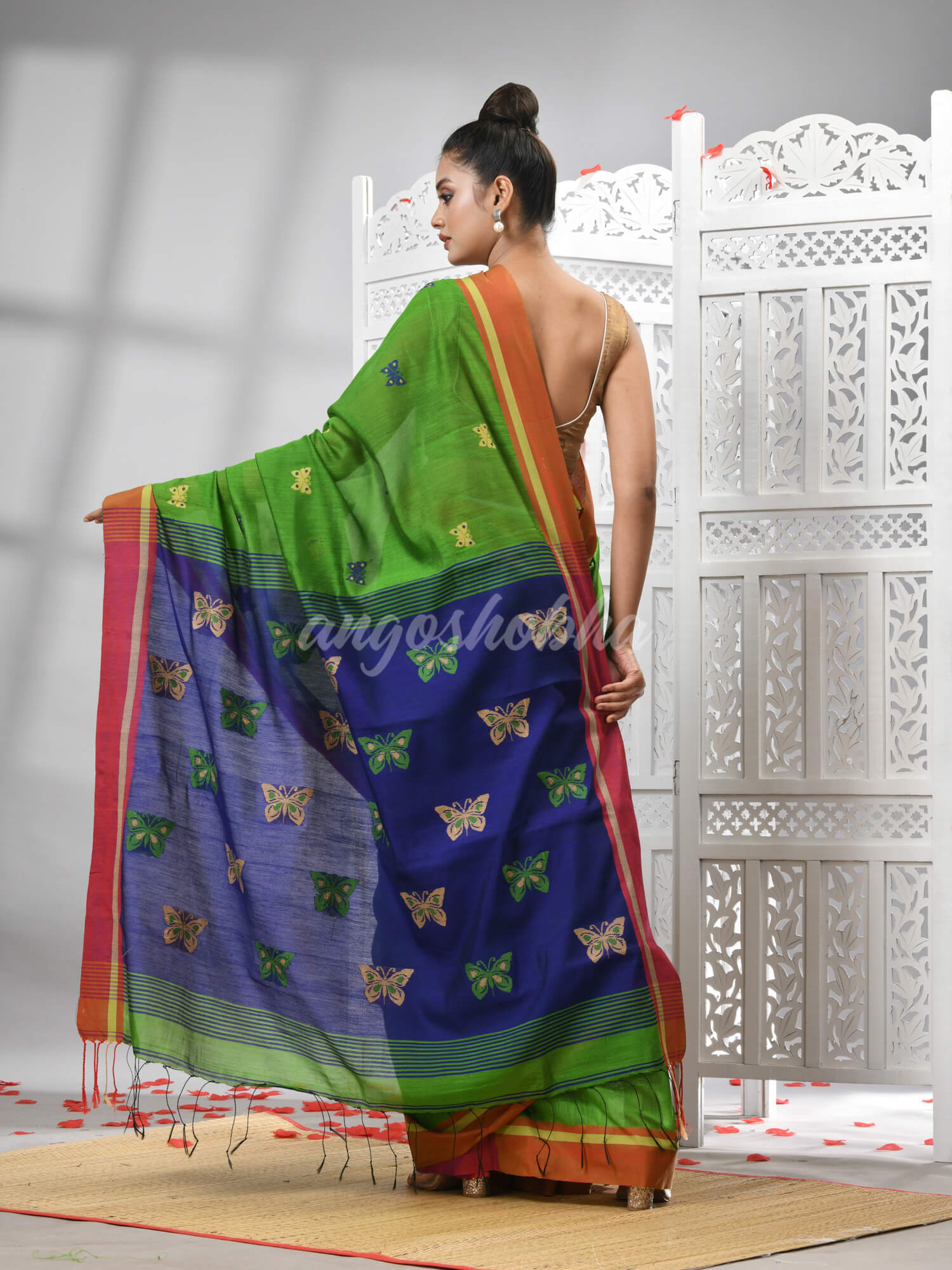 Green Cotton Blend All Body Motive With Blue Pallu Handloom Saree