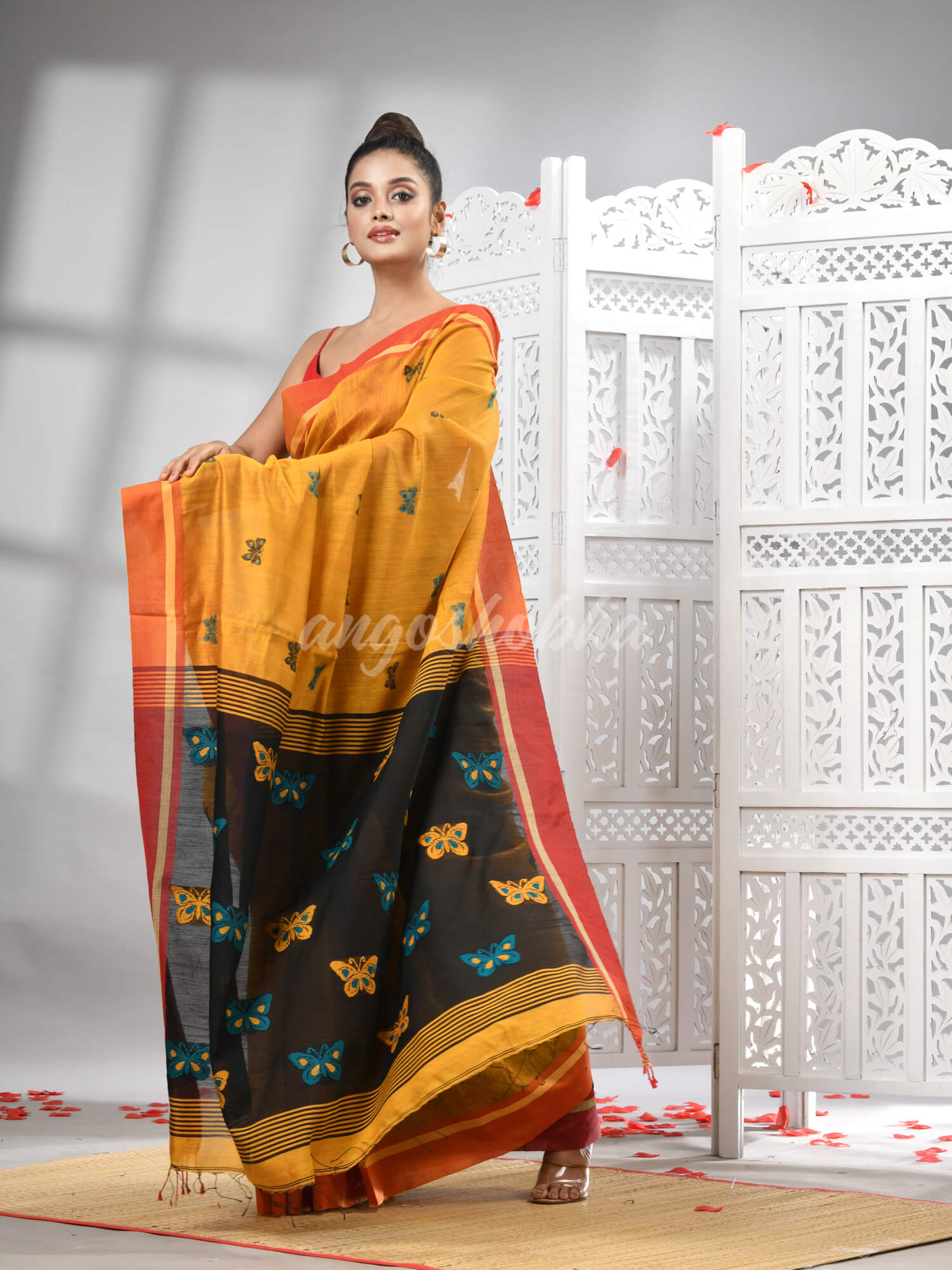 Yellow Cotton Blend All Body Motive With Black Pallu Handloom Saree