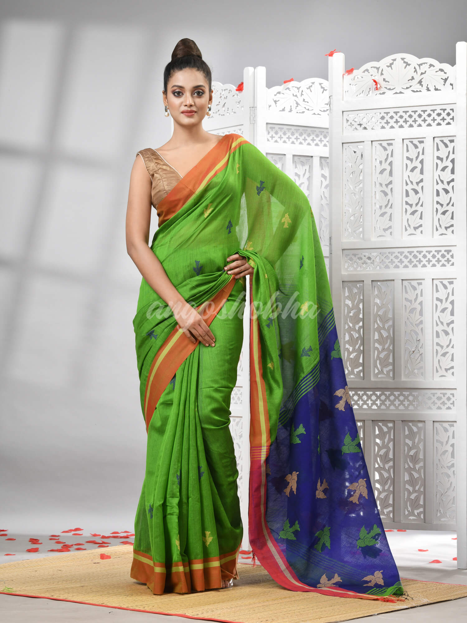 Green Cotton Blend All Body Motive With Blue Pallu Handloom Saree
