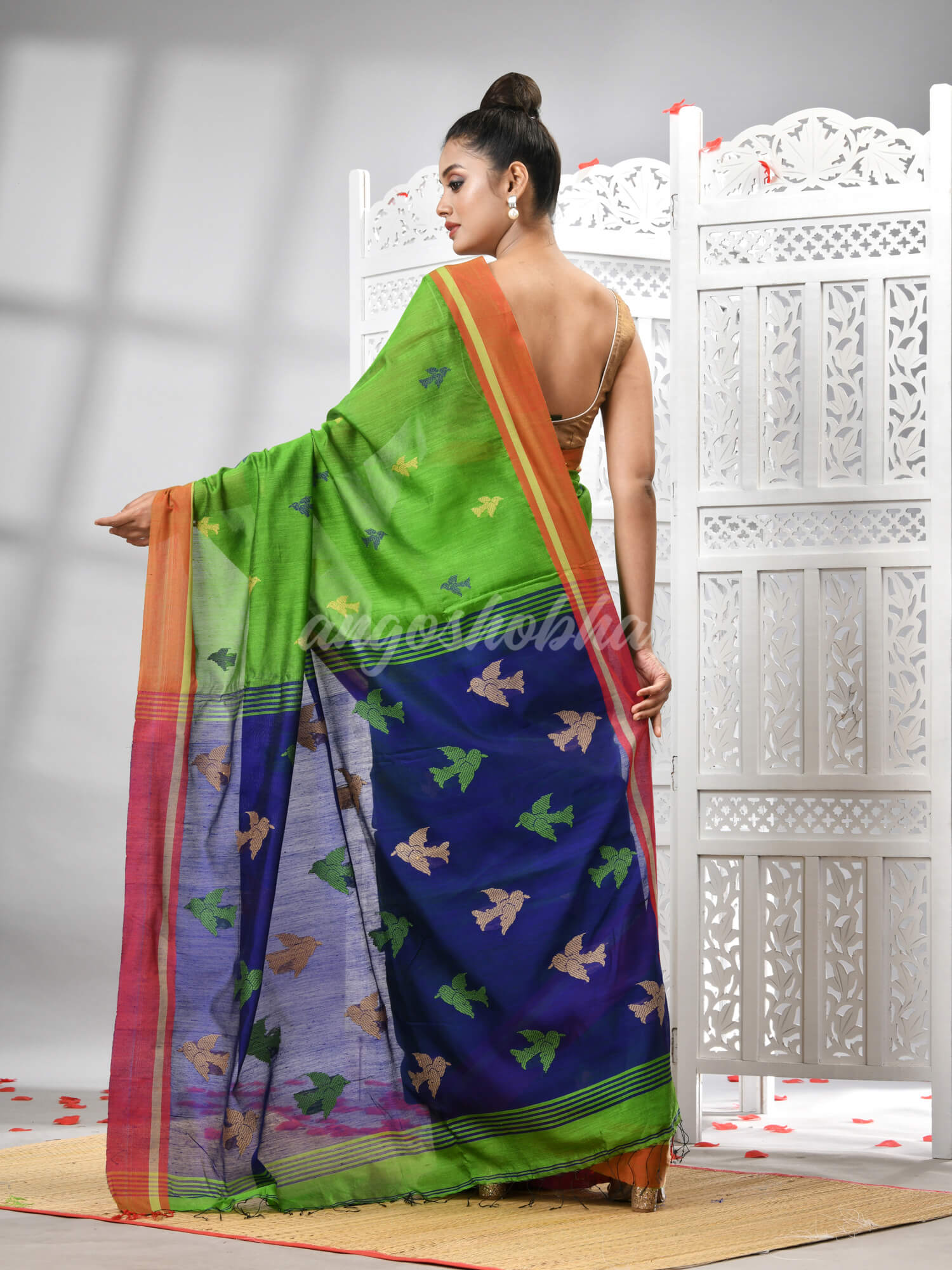 Green Cotton Blend All Body Motive With Blue Pallu Handloom Saree