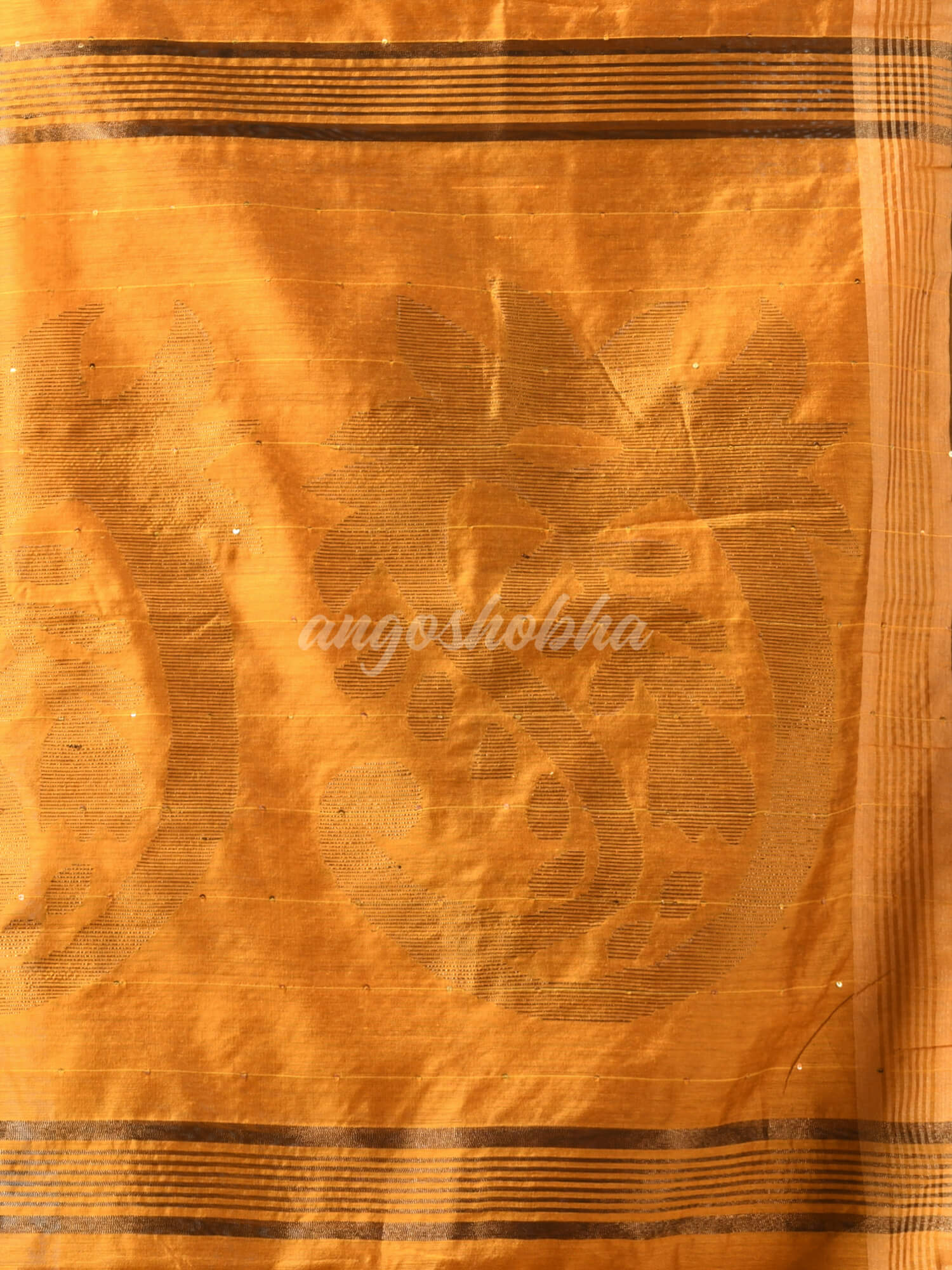 Yellow Cotton Blend Solid Body Design Pallu Handloom Saree