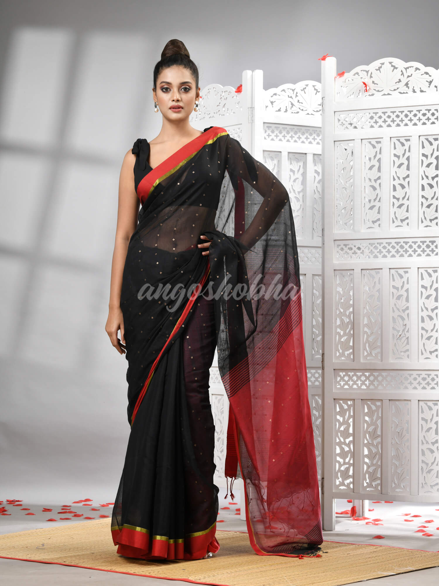 Black Cotton Blend Solid Body Red Pallu Handloom Saree