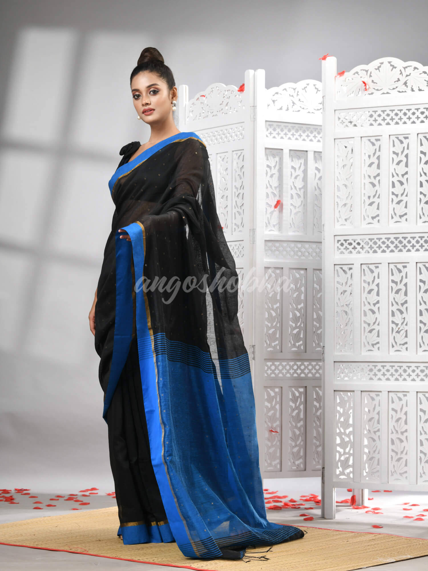 Black Cotton Blend Solid Body Blue Pallu Handloom Saree