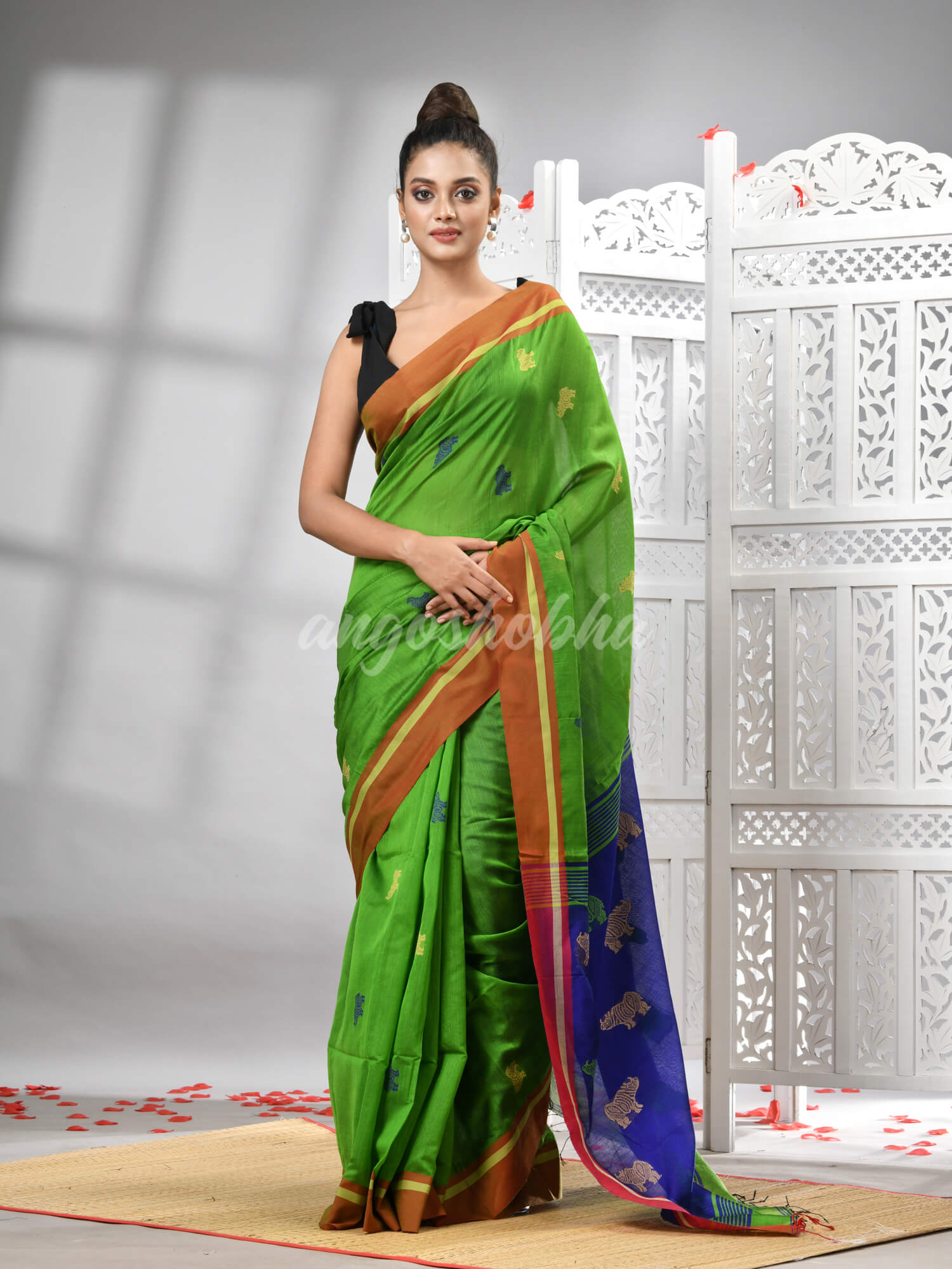 Green Cotton Blend All Body Motive With Blue Pallu Handloom Saree