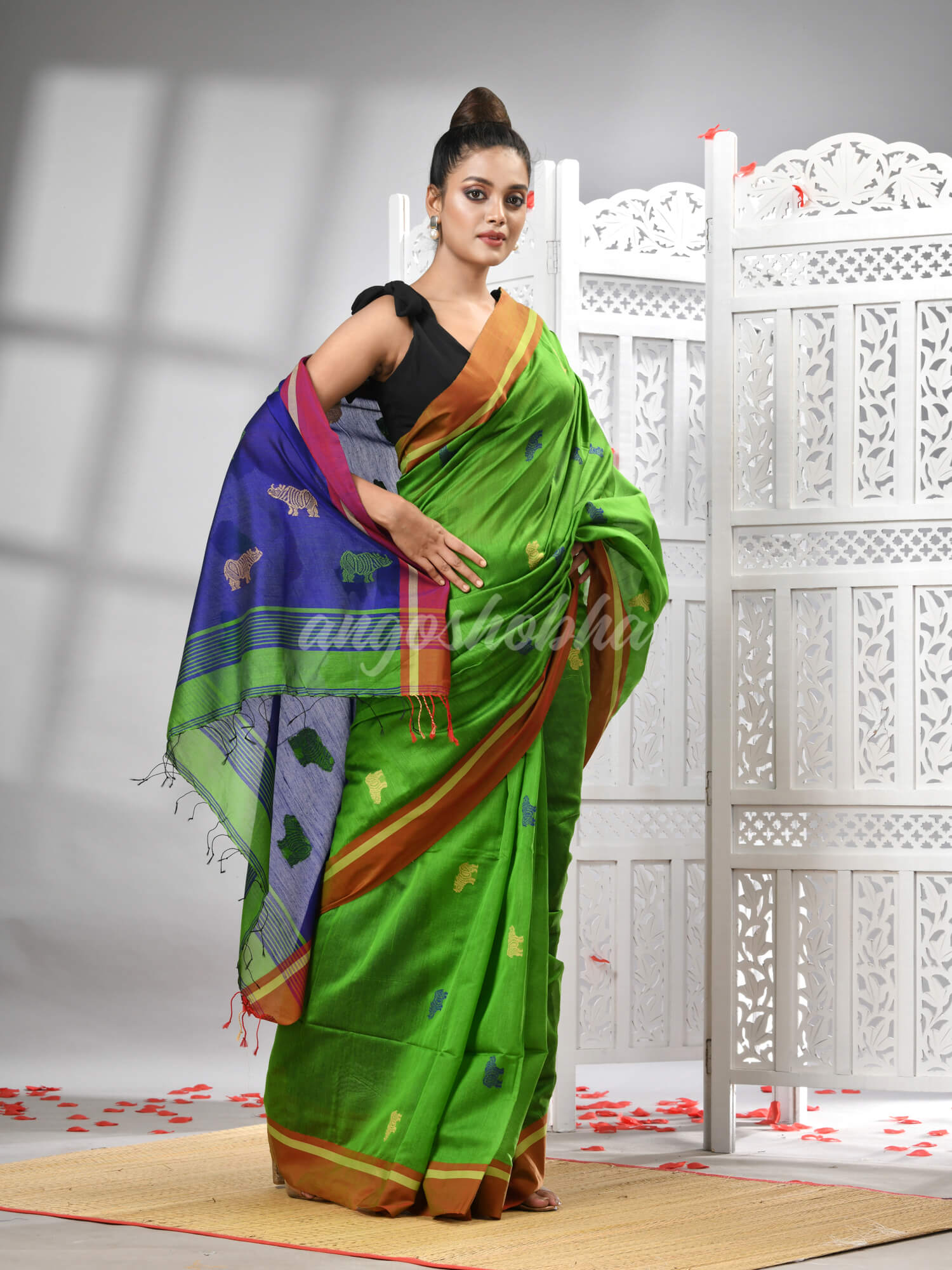 Green Cotton Blend All Body Motive With Blue Pallu Handloom Saree
