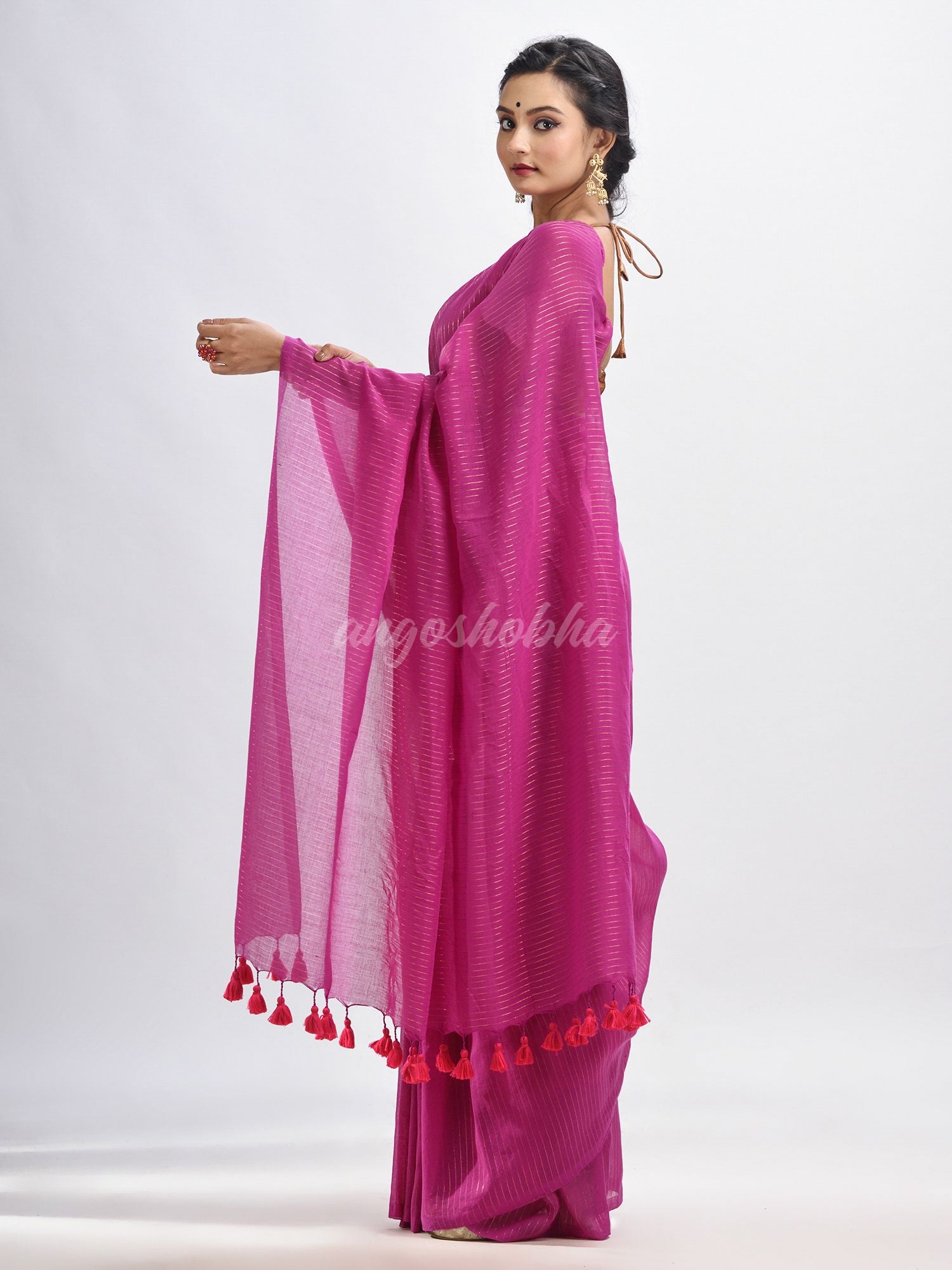 Magenta Handloom Molmol zari  Cotton Saree