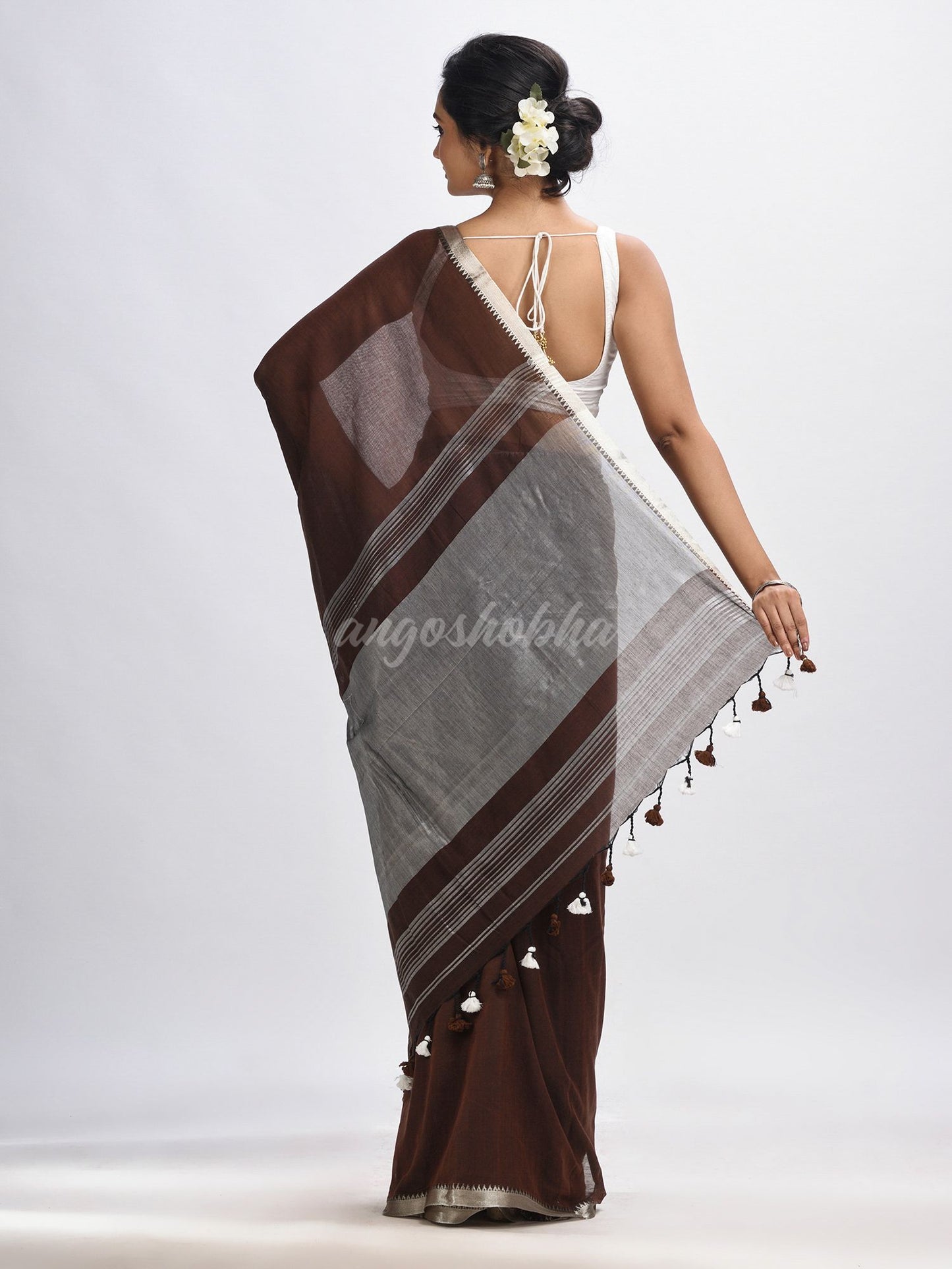 Dark coffee Cotton with zari pallu and zari border handloom Saree