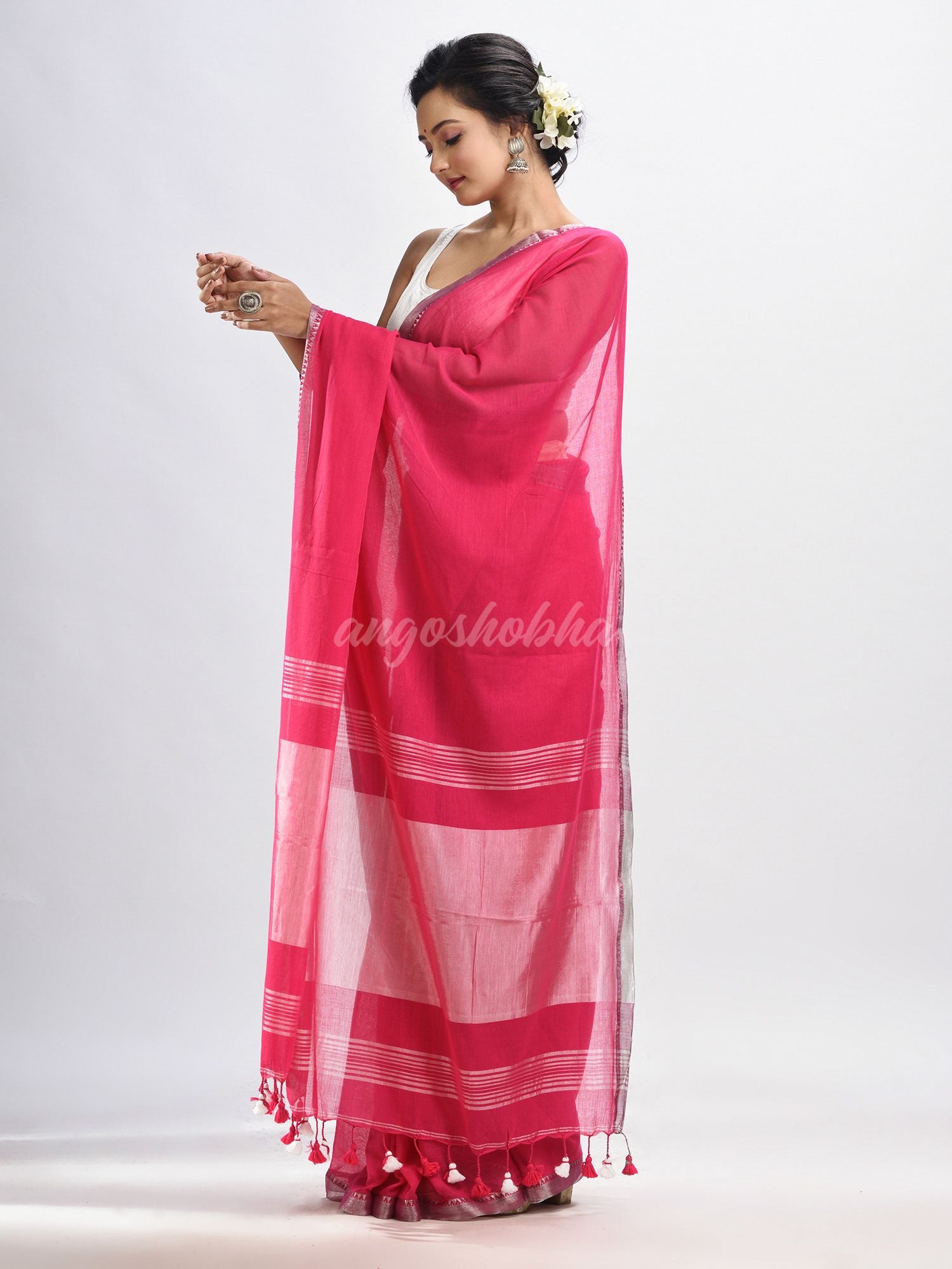 Deep pink Cotton with zari pallu and zari border handloom Saree