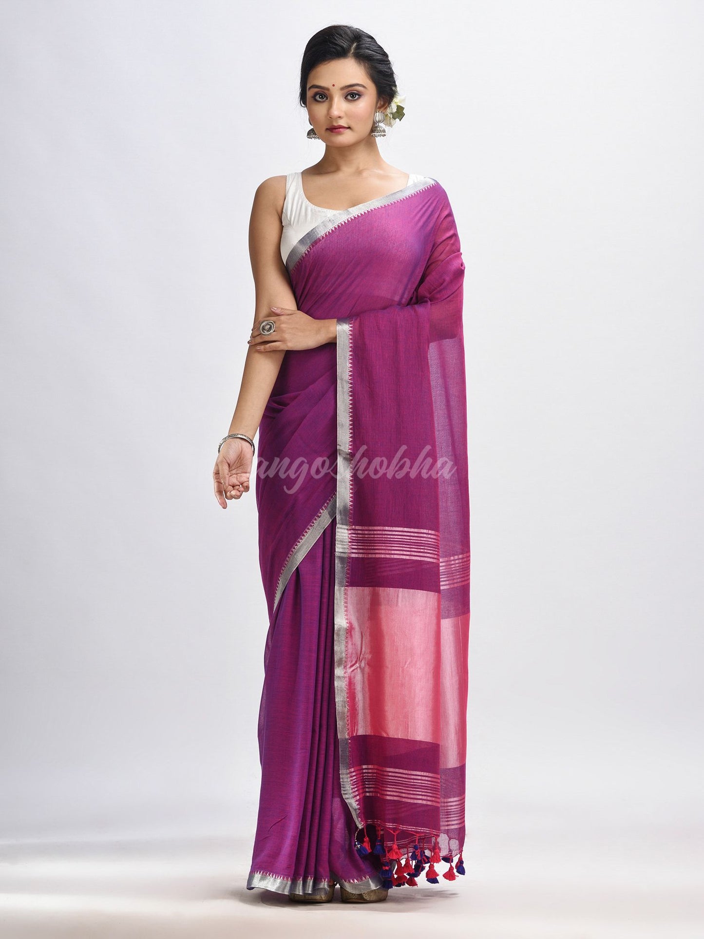 Dark magenta Cotton with zari pallu and zari border handloom Saree