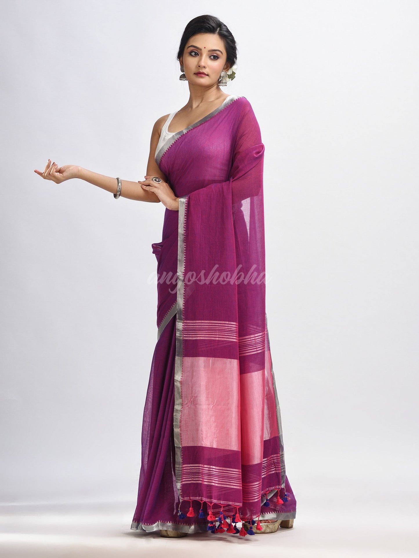 Dark magenta Cotton with zari pallu and zari border handloom Saree