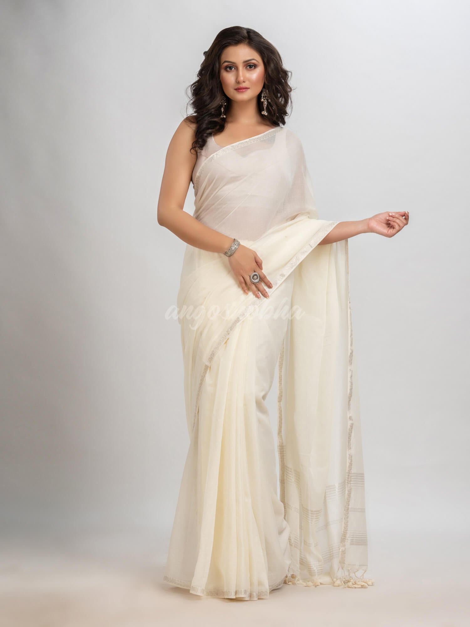White cotton with Jacquard Zari border and zari Stripe pallu handloom Saree