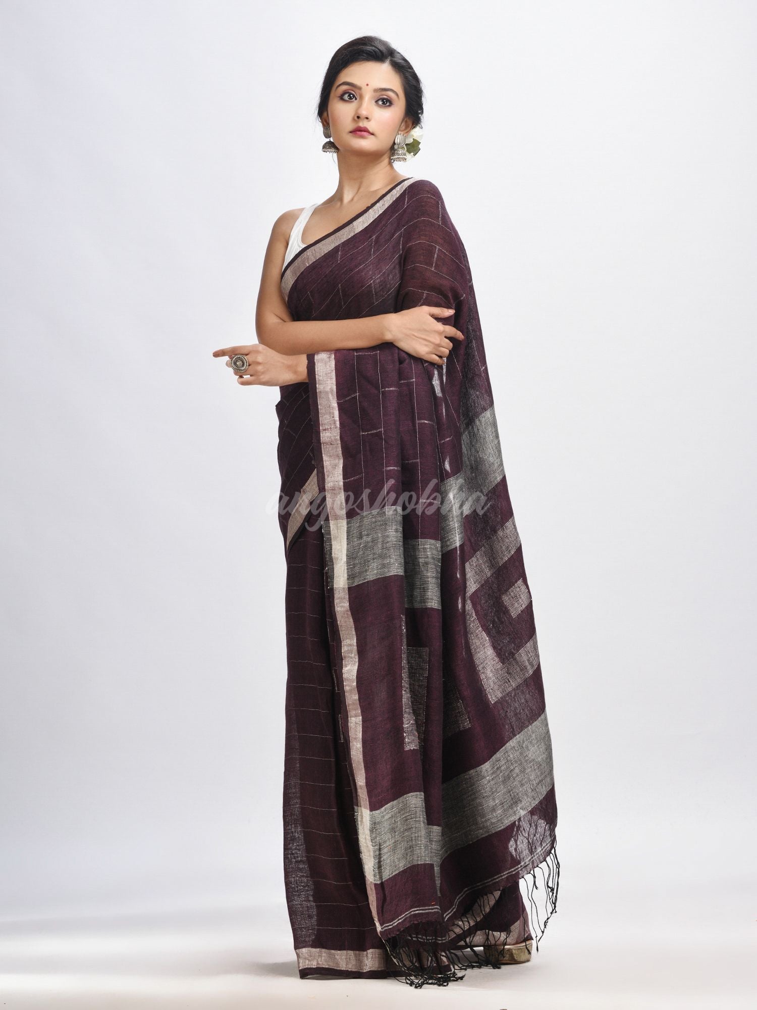Chocolate brown Traditional Linen Jamdani Saree