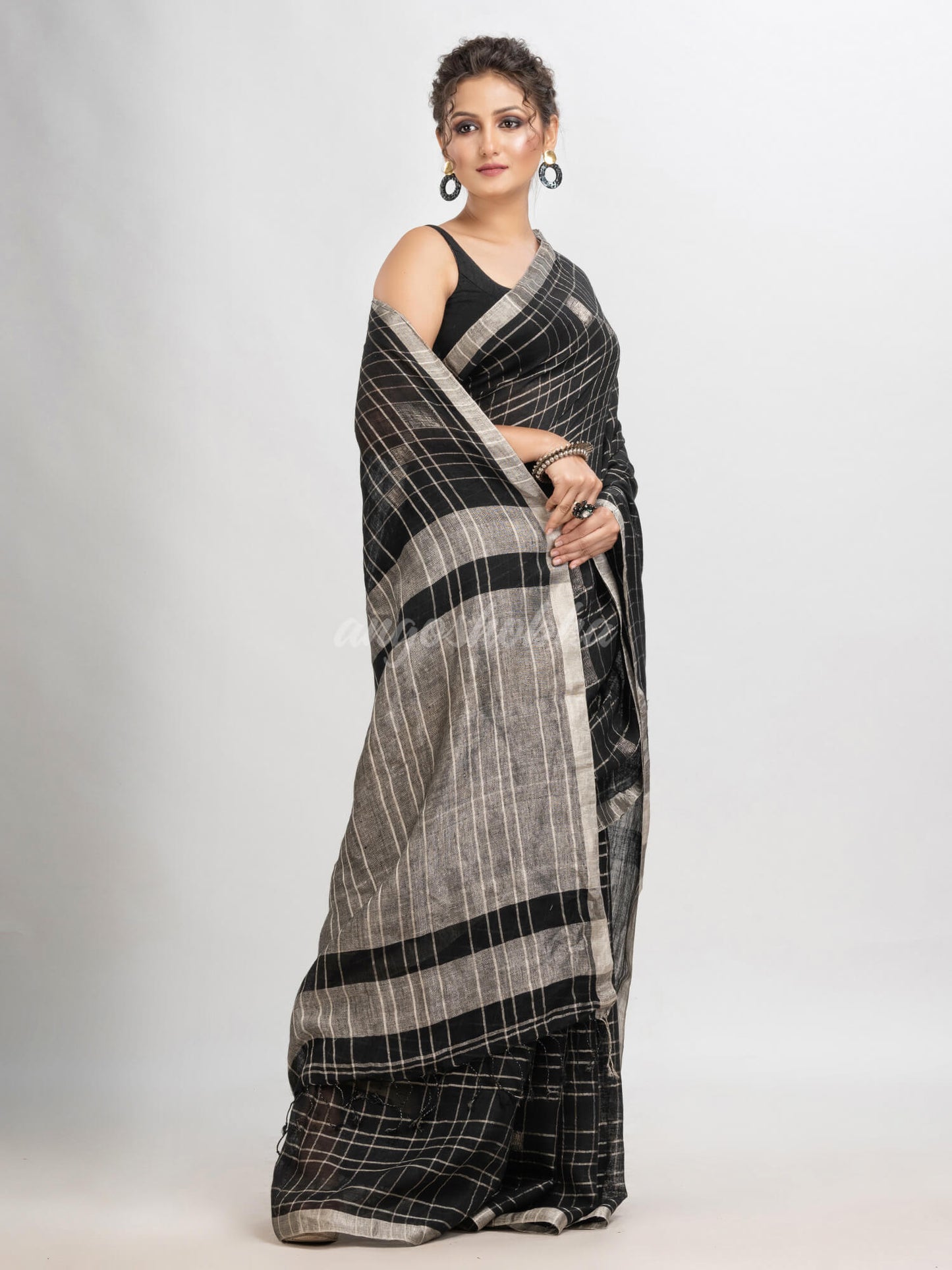 Black linen zari border with silver zari pallu jamdani saree