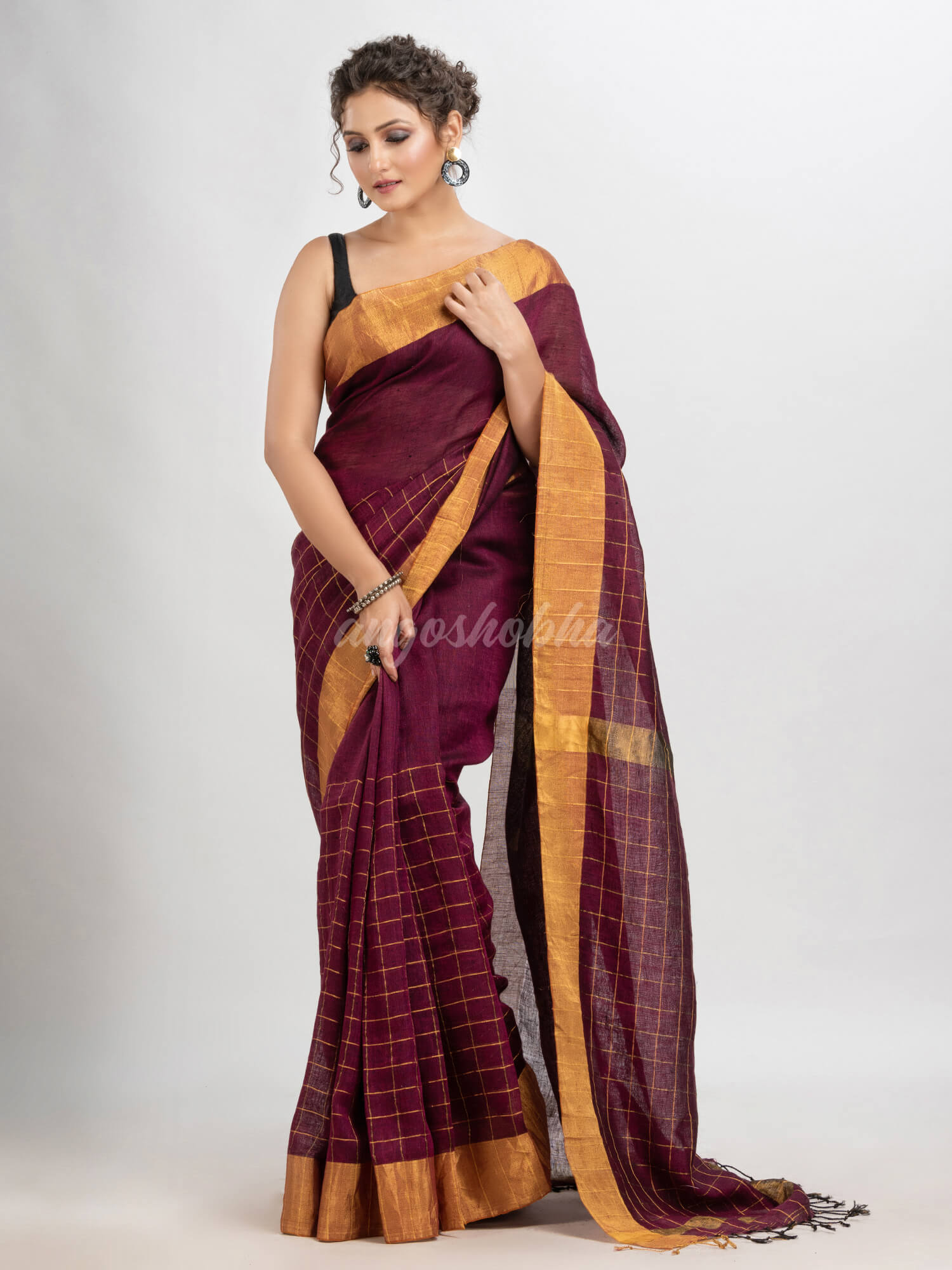 Maroon linen half check and huff solid body jamdani saree